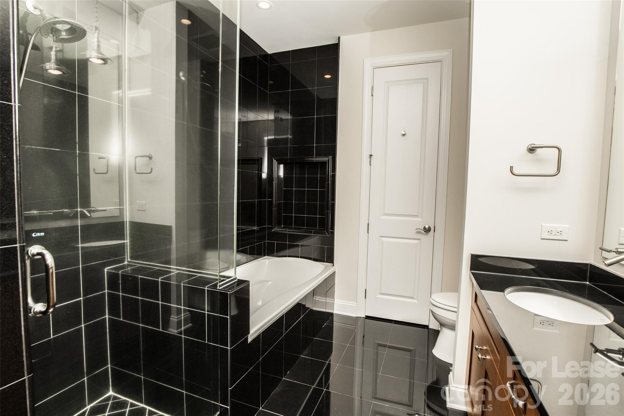 230 S Tryon Street Property Photo 22