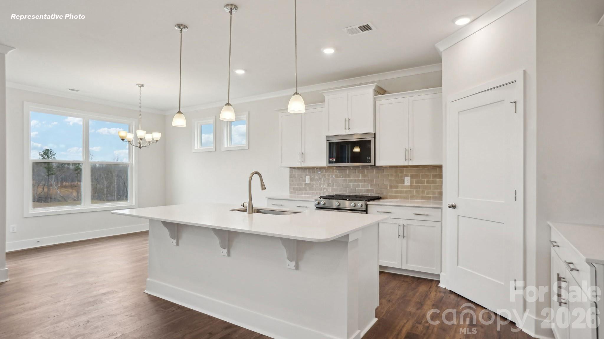 3260 Oberon Street Property Photo 4
