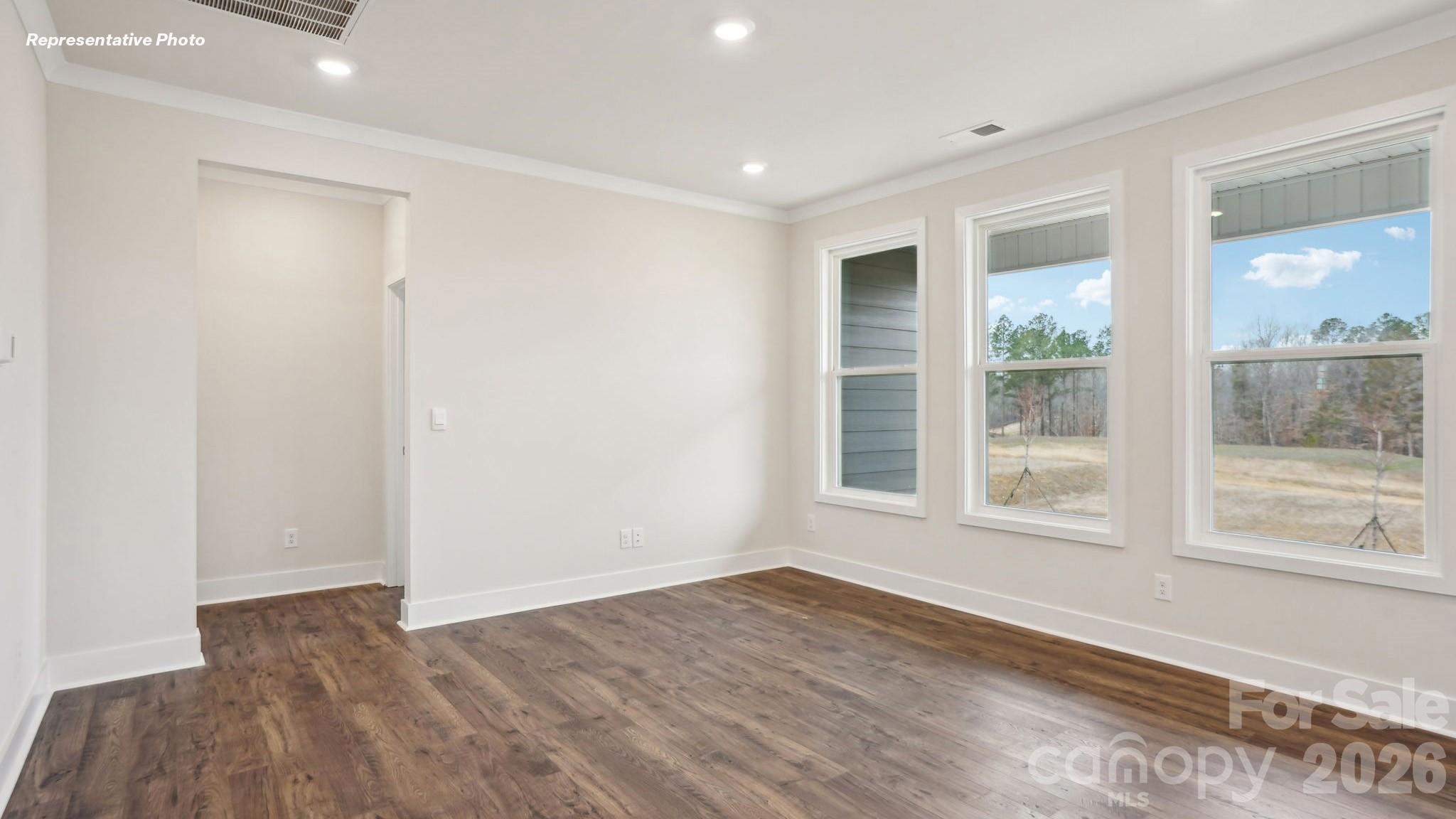 3260 Oberon Street Property Photo 9