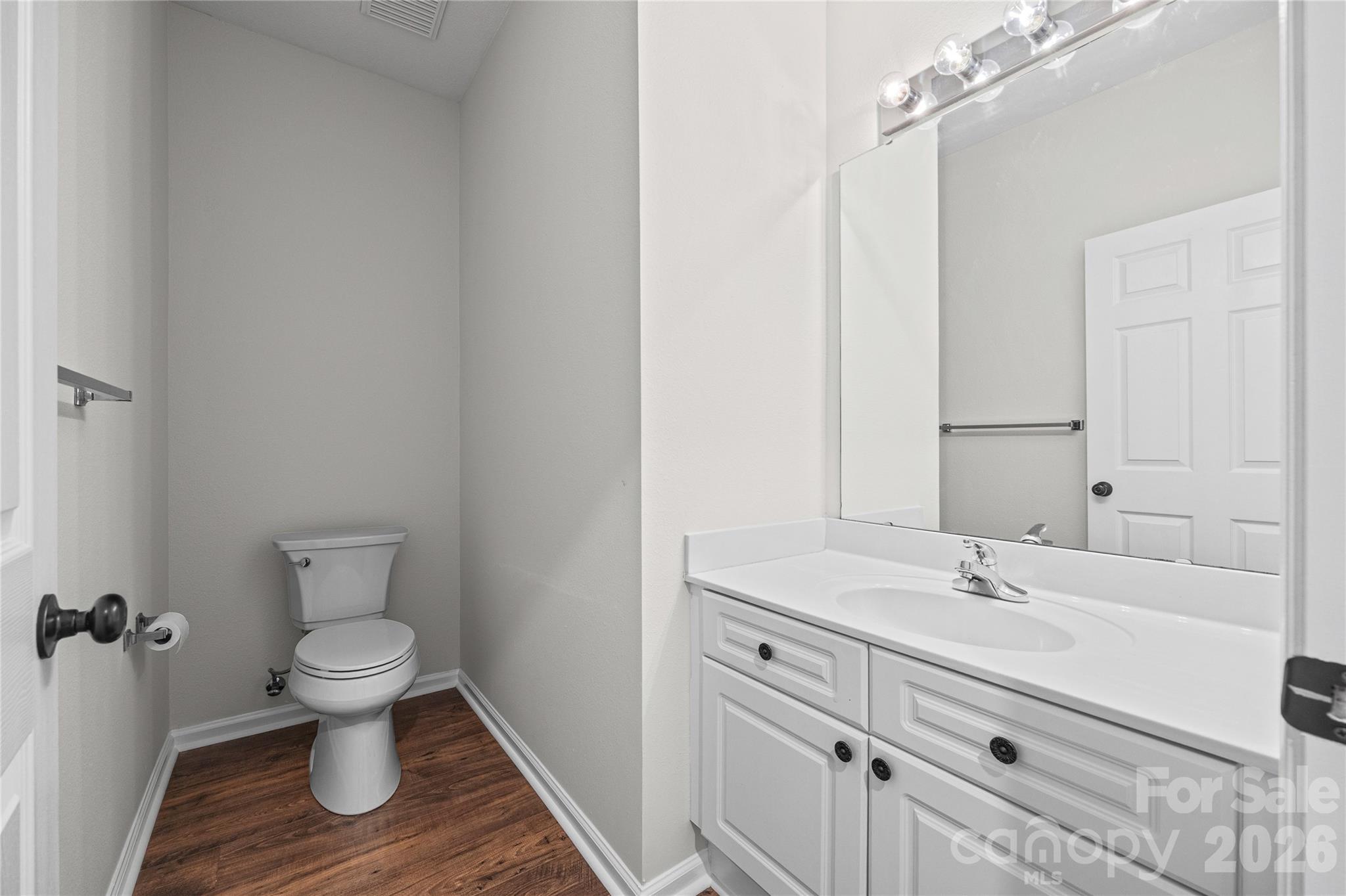 711 Stone Village Drive Property Photo 7