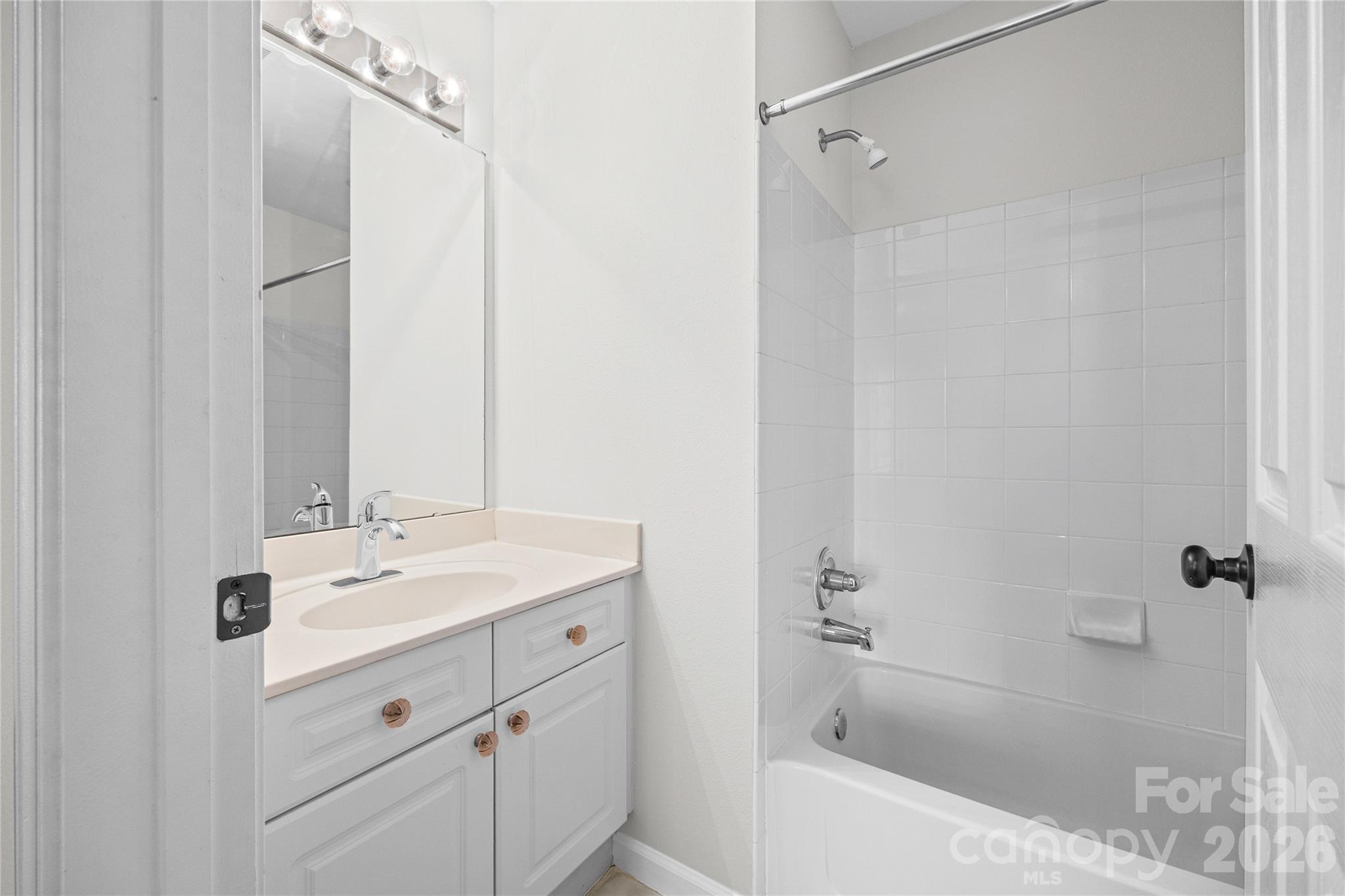 711 Stone Village Drive Property Photo 17