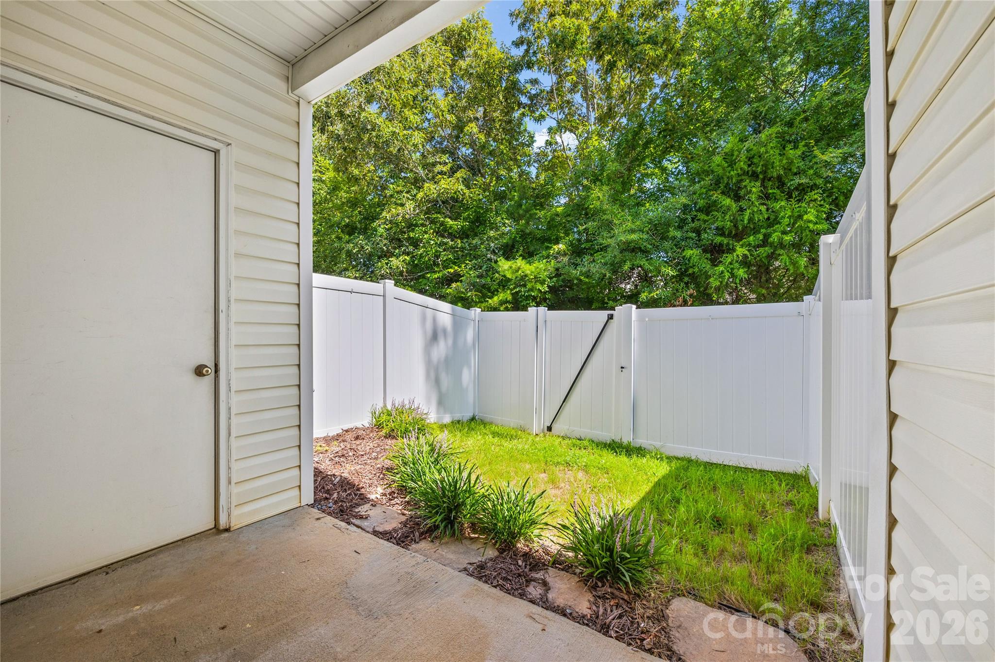 711 Stone Village Drive Property Photo 25