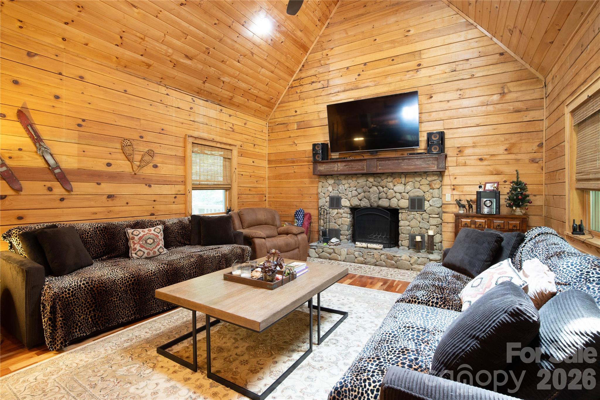 400 Amber Drive Property Photo 11