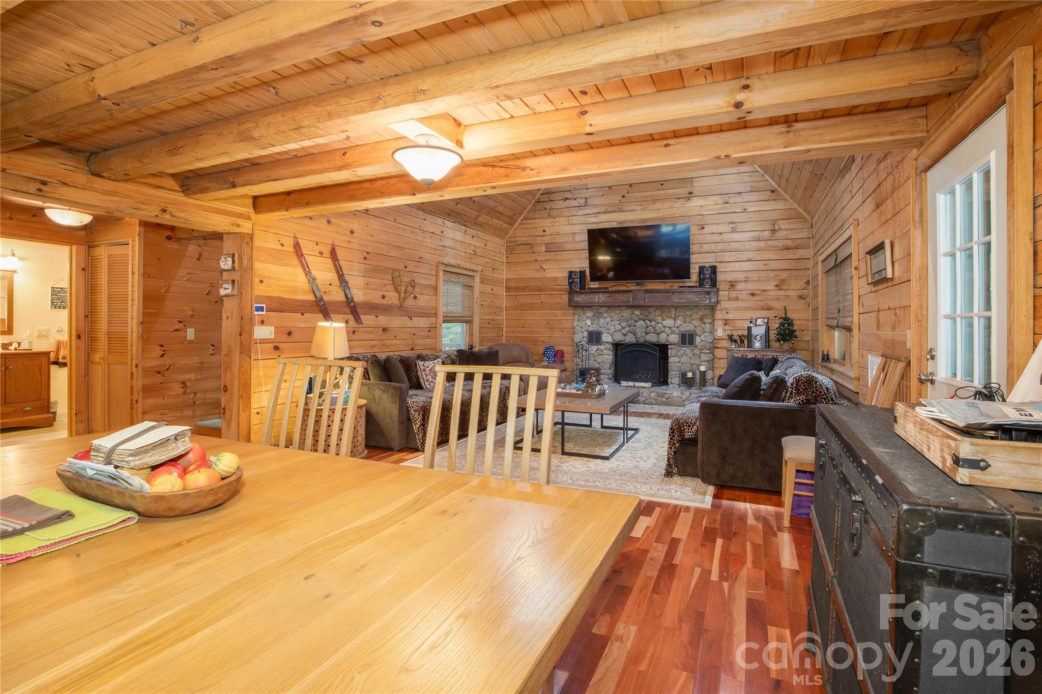 400 Amber Drive Property Photo 18