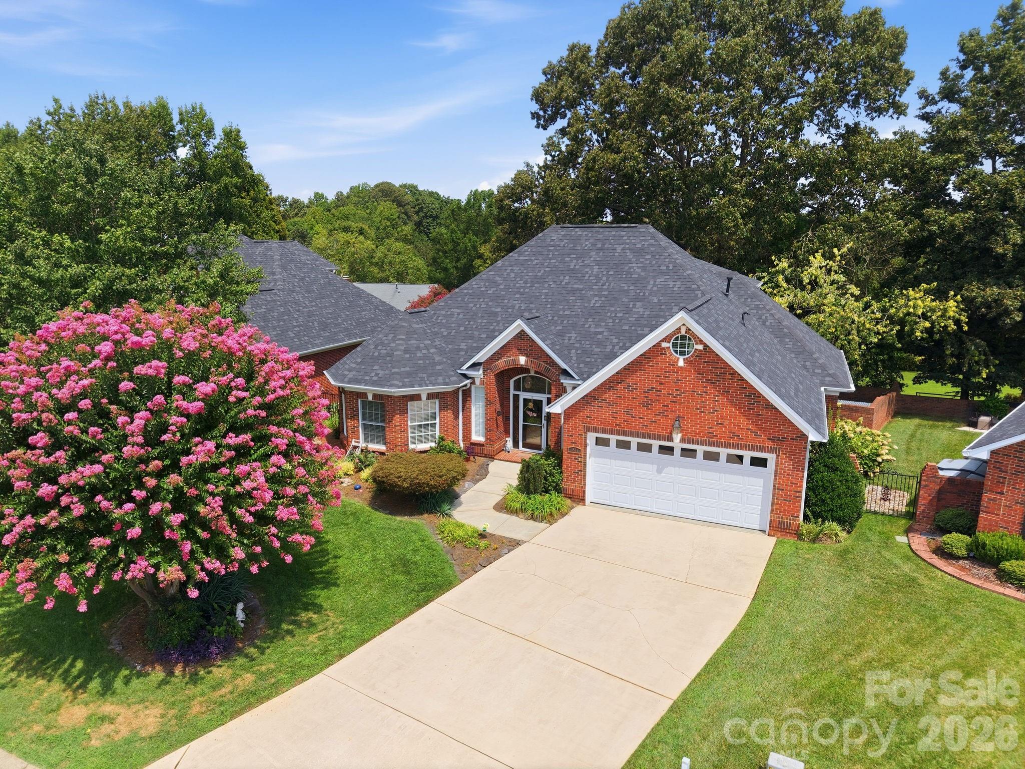 1511 Elkhart Circle Property Photo 2