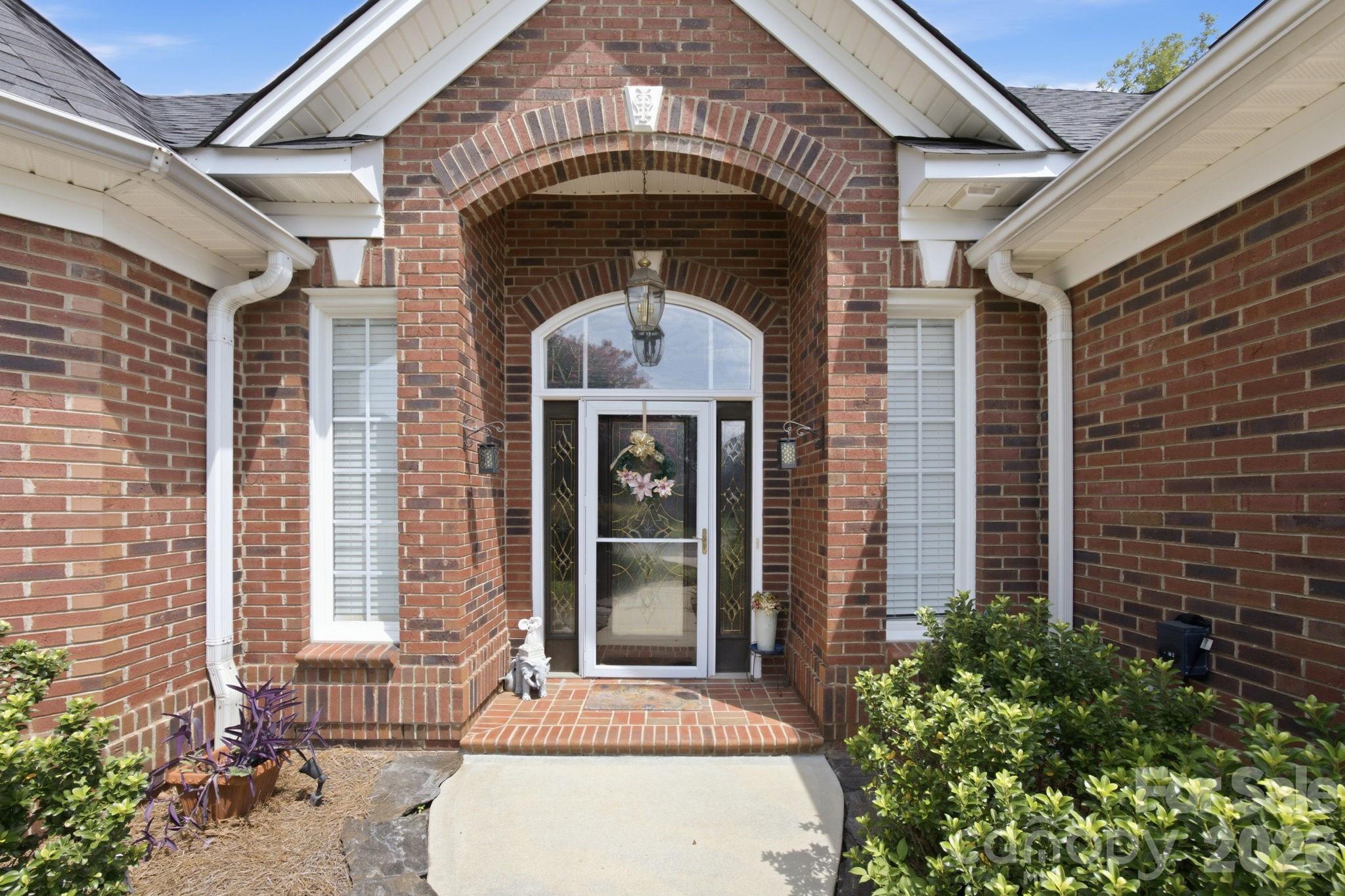 1511 Elkhart Circle Property Photo 3