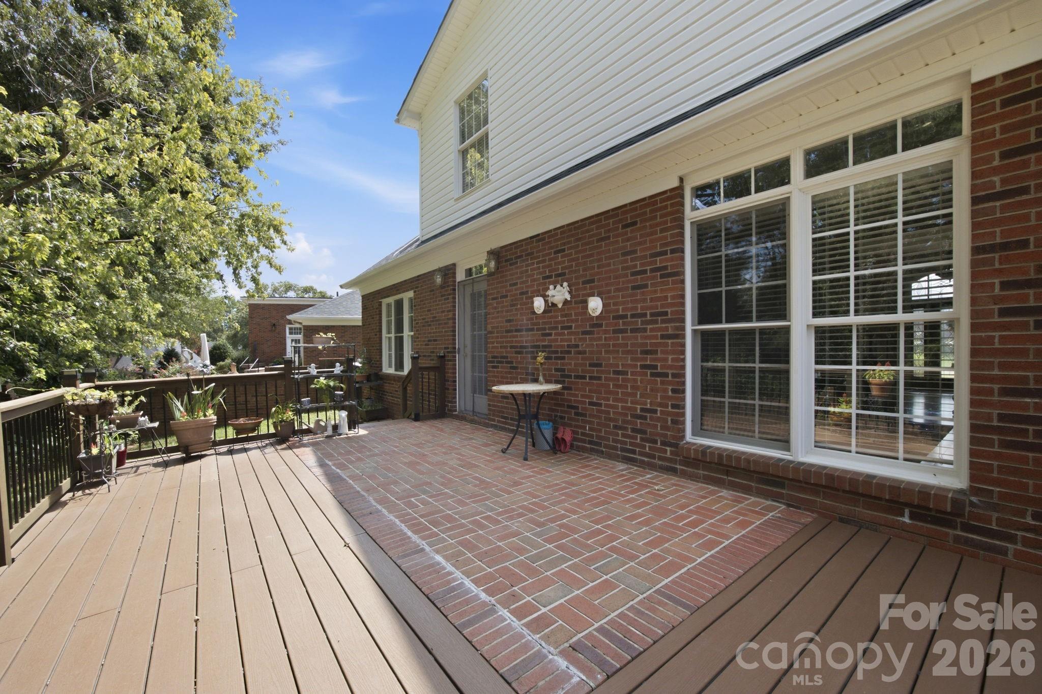 1511 Elkhart Circle Property Photo 24