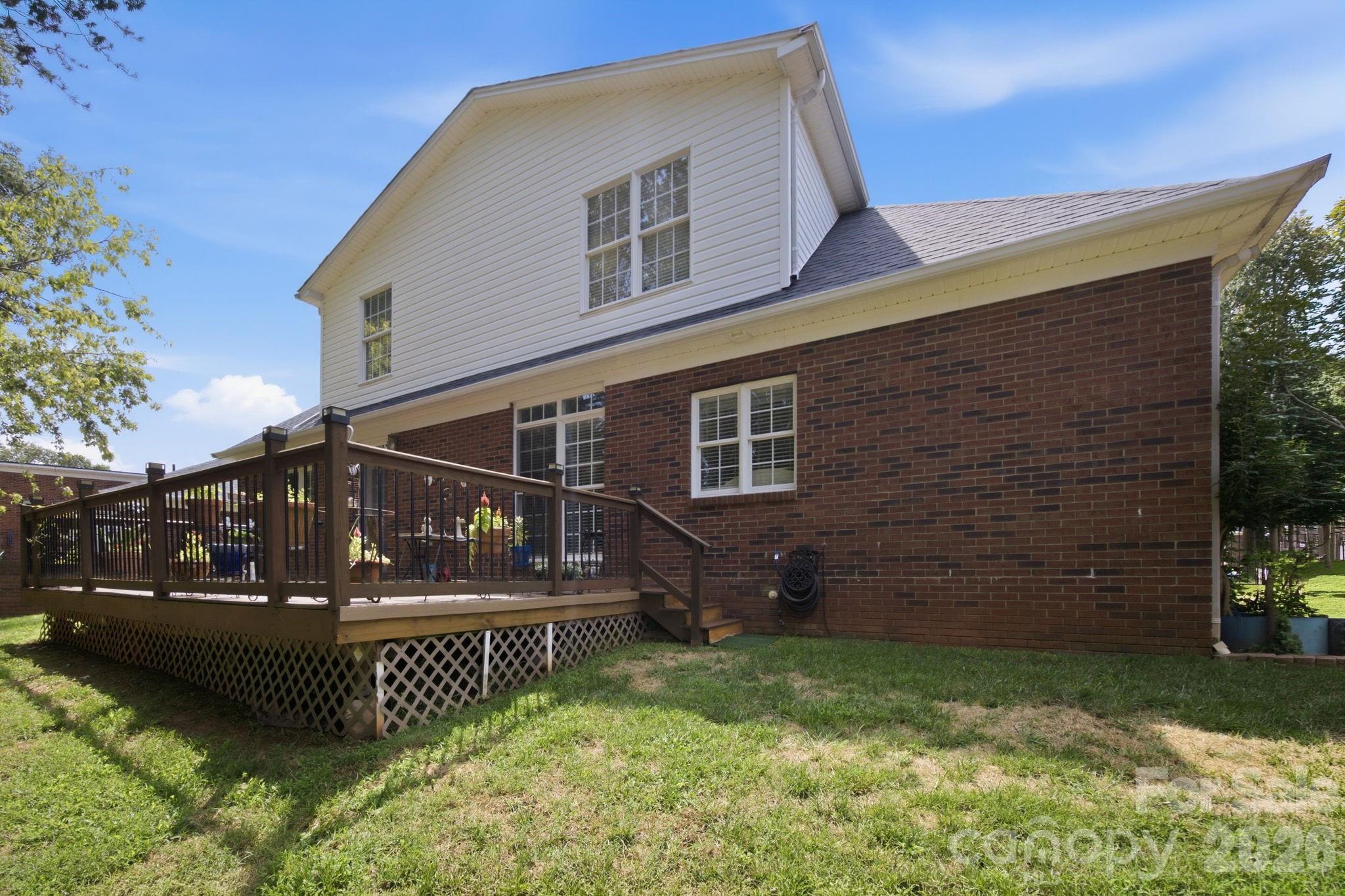 1511 Elkhart Circle Property Photo 25