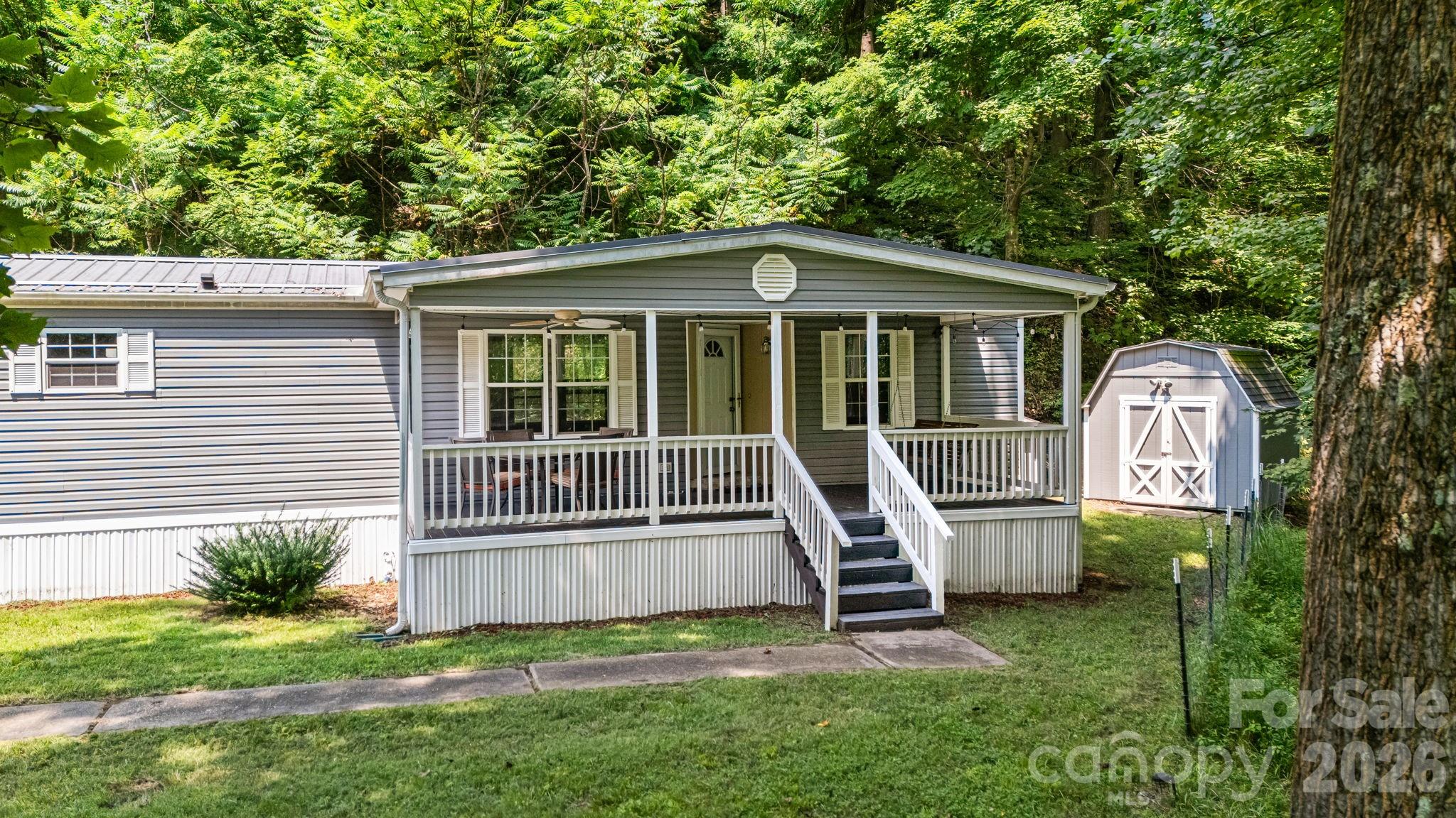 1903 Old Mountain Road Property Photo 1