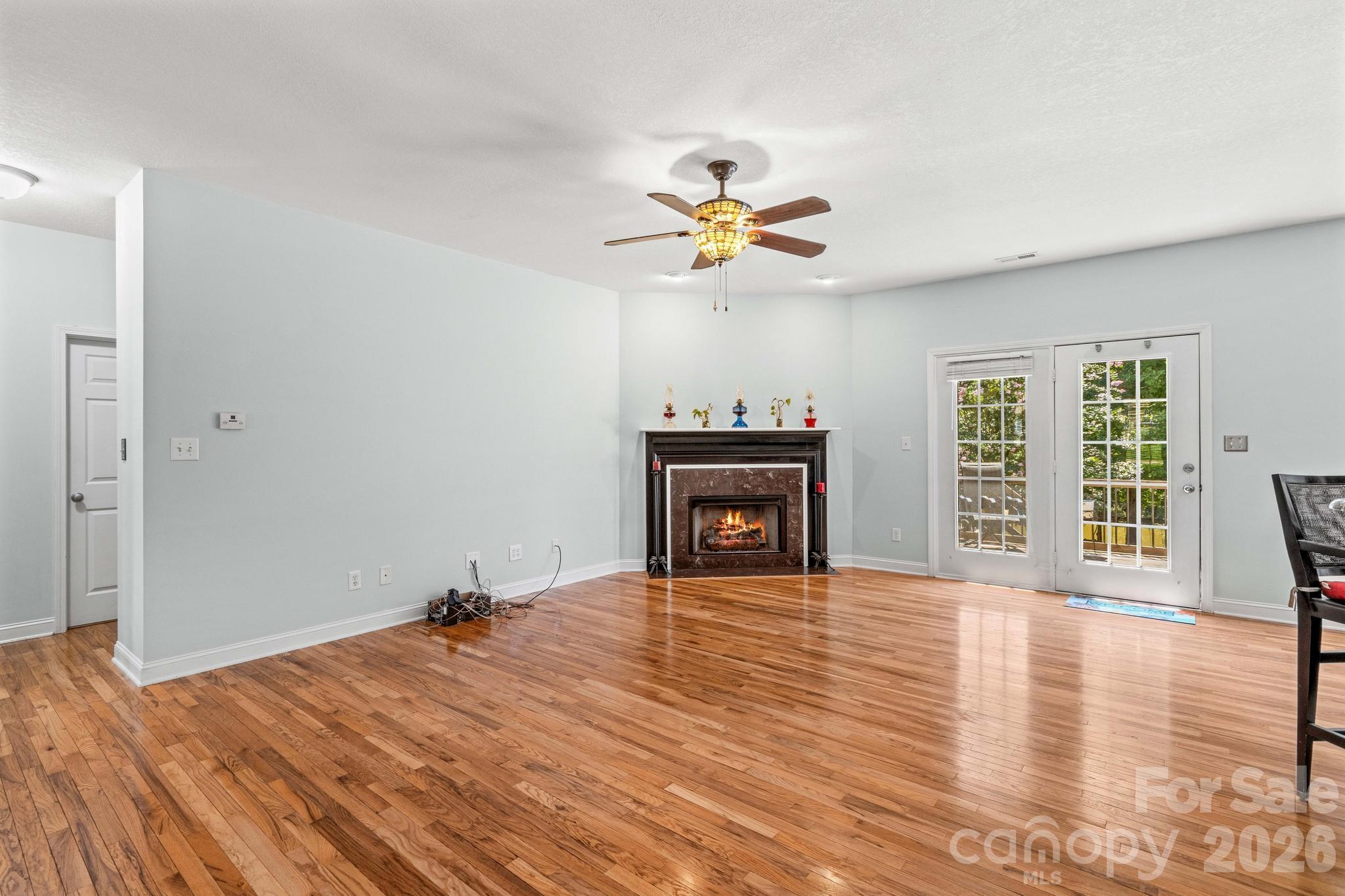 276 Falcon Crest Lane Property Photo 9