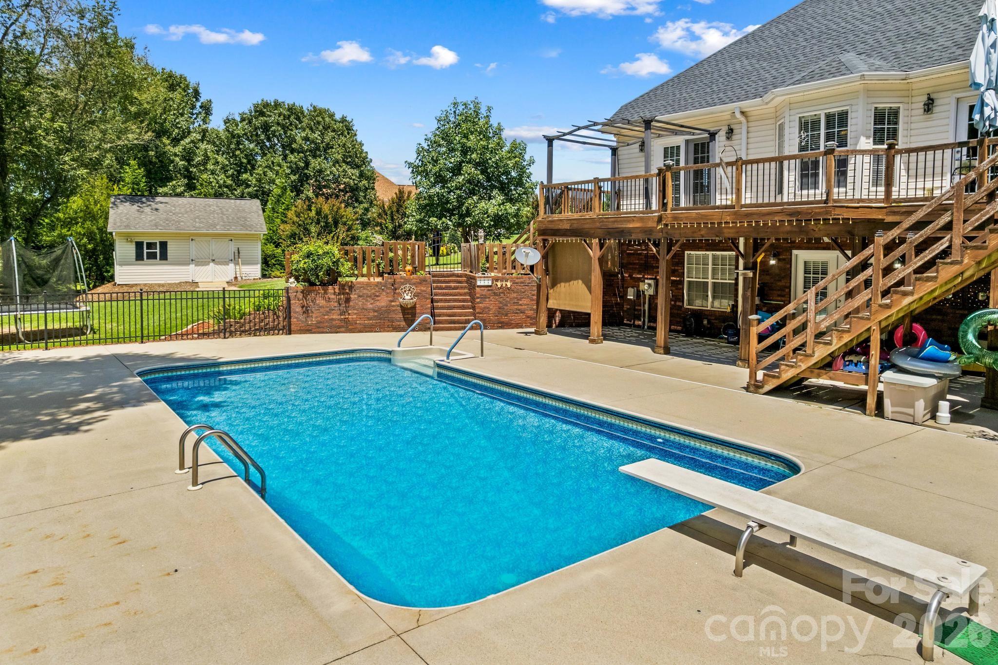 276 Falcon Crest Lane Property Photo 33