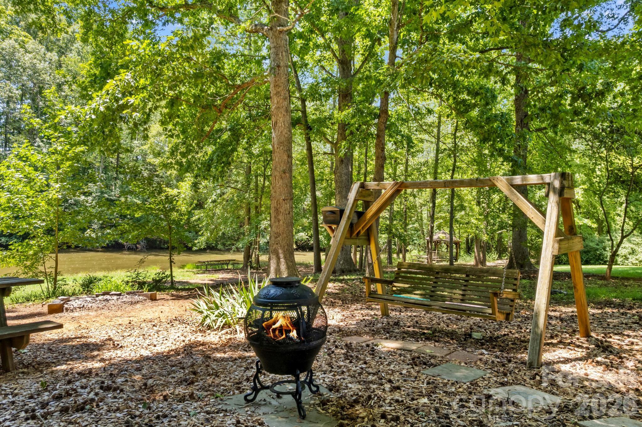 276 Falcon Crest Lane Property Photo 44
