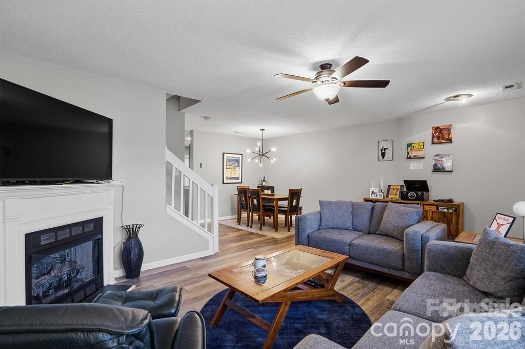 12350 Hennigan Place Lane Property Photo 3