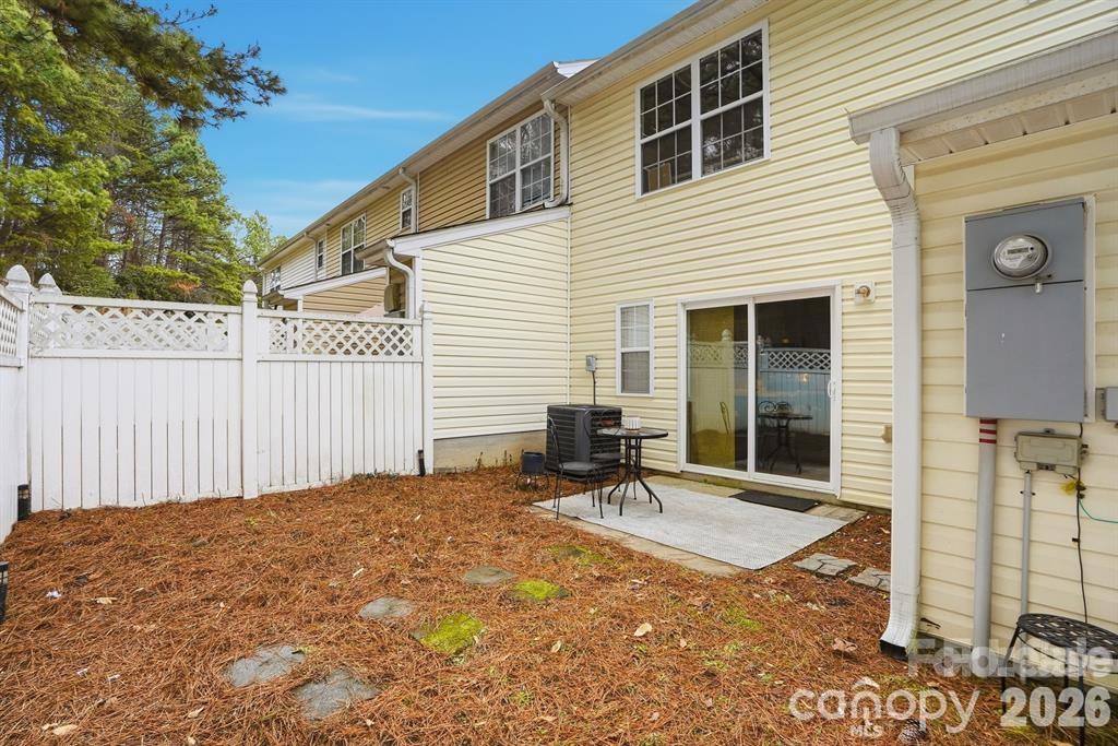 12350 Hennigan Place Lane Property Photo 14