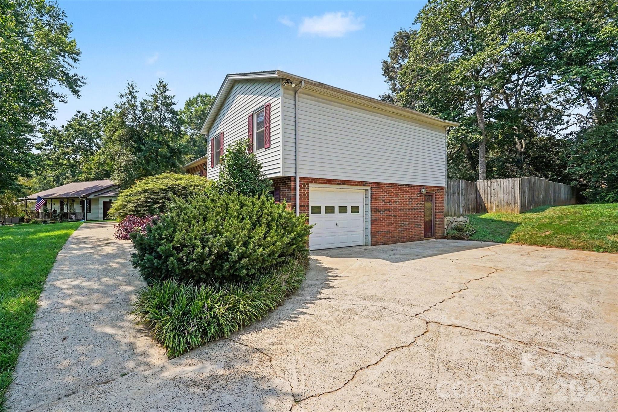 1751 Piney Road Property Photo 4