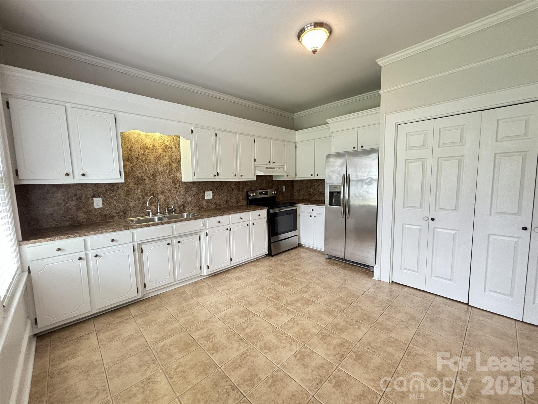 629 N Cedar Street Property Photo 5
