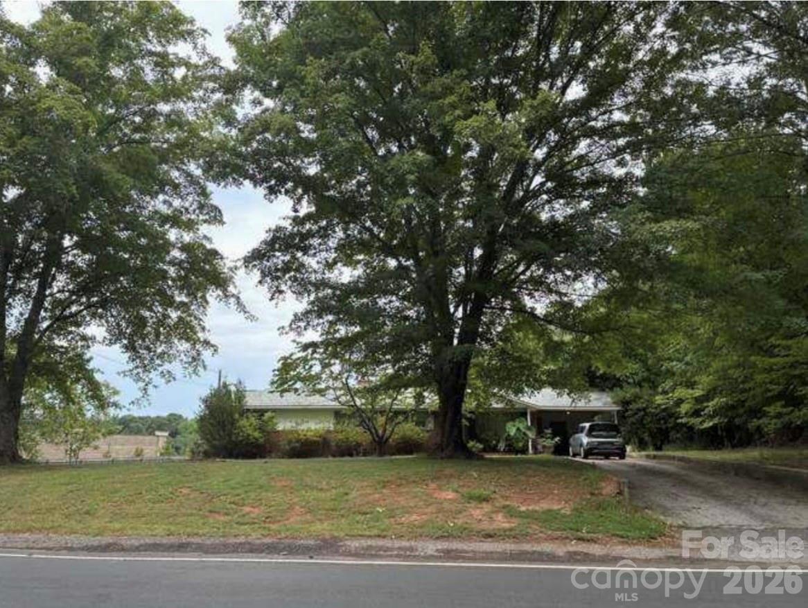 210 Sharon Road Property Photo 1