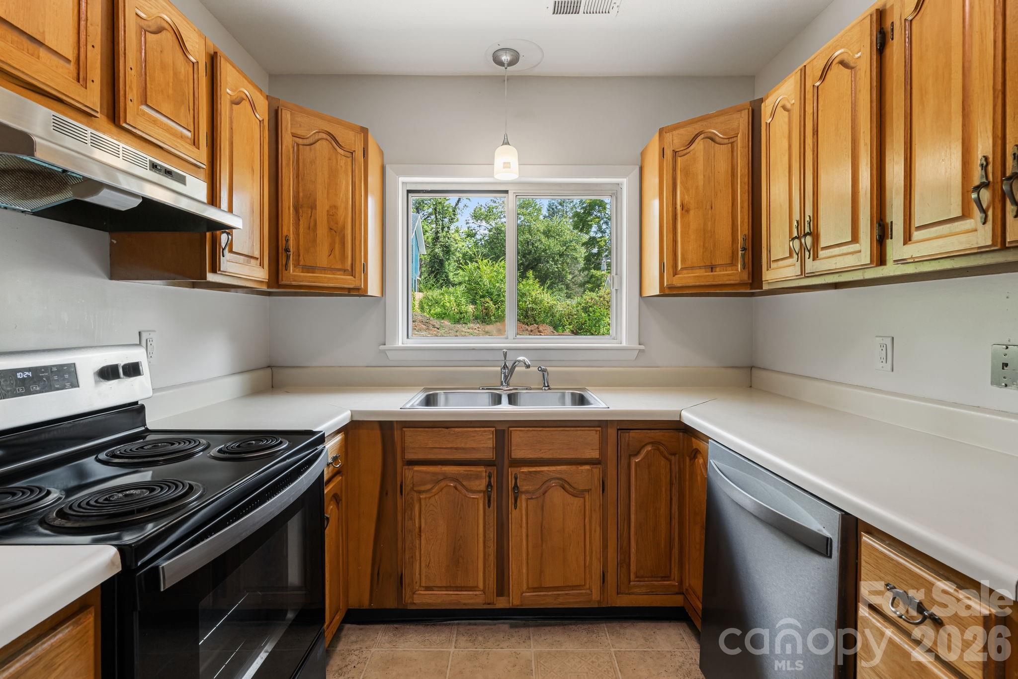 48 Carrier Street Property Photo 10