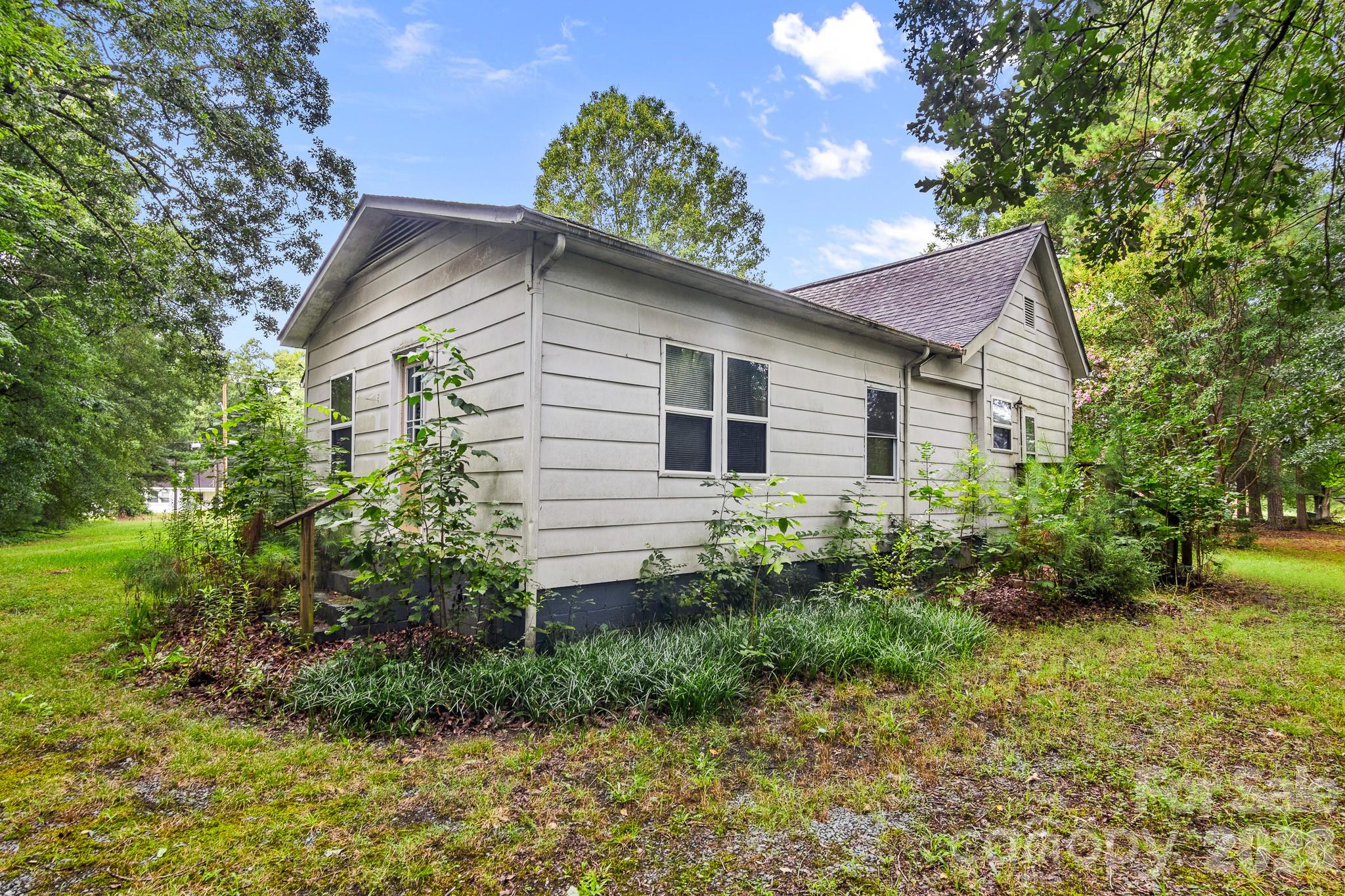 7809, 7837 Lawyers Road Property Photo 27