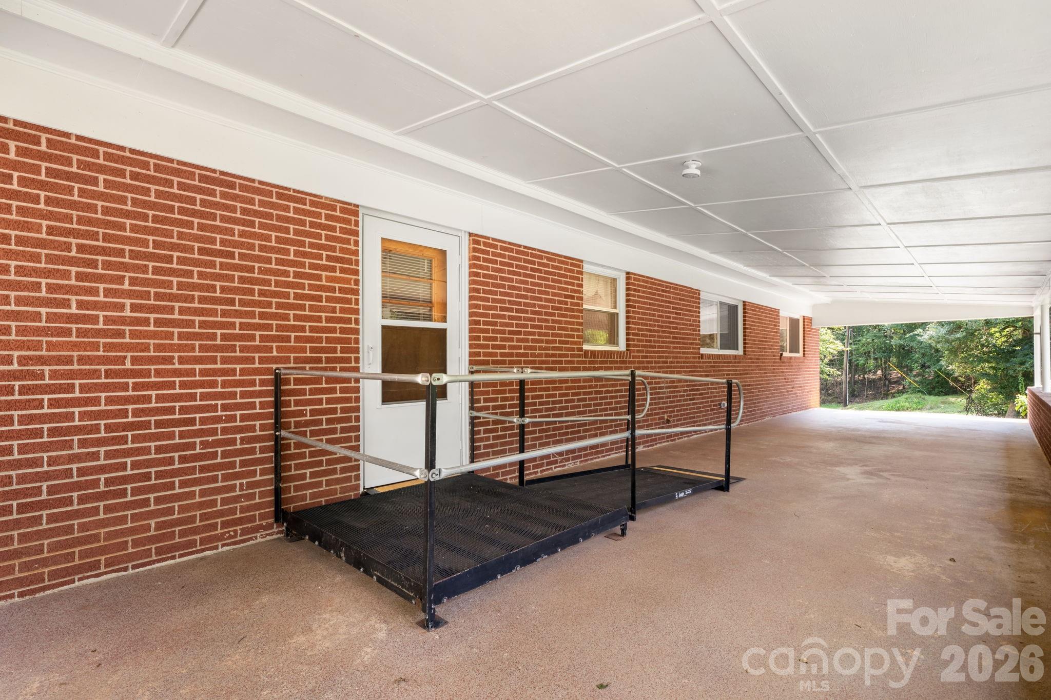 4370 Dynasty Lane Property Photo 3