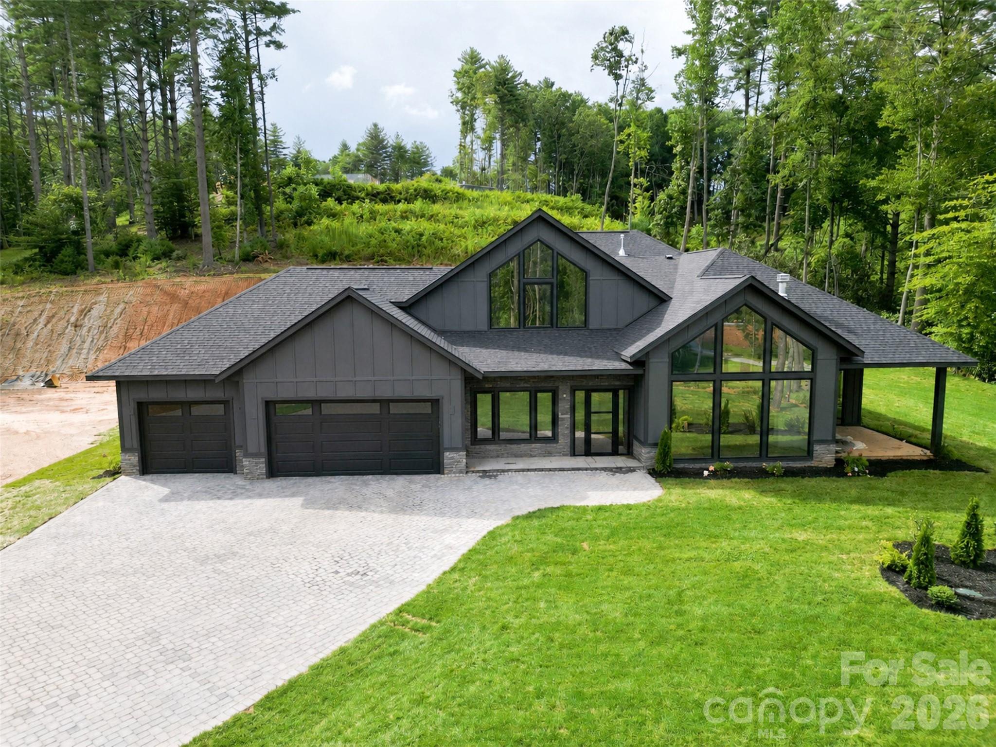 87 Mont Clair Trail 31 Property Photo 1