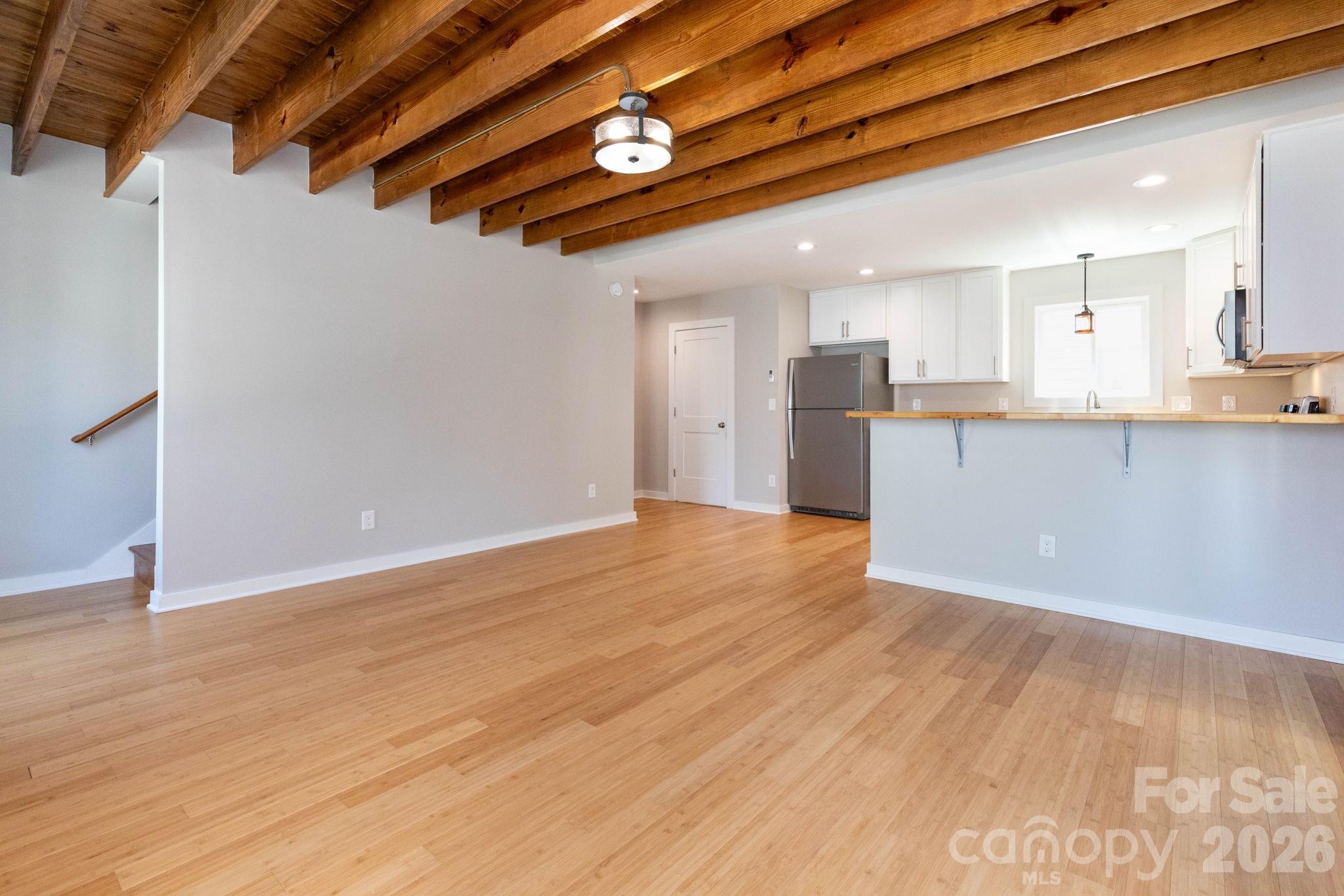 56 W Cascade Street Property Photo 6