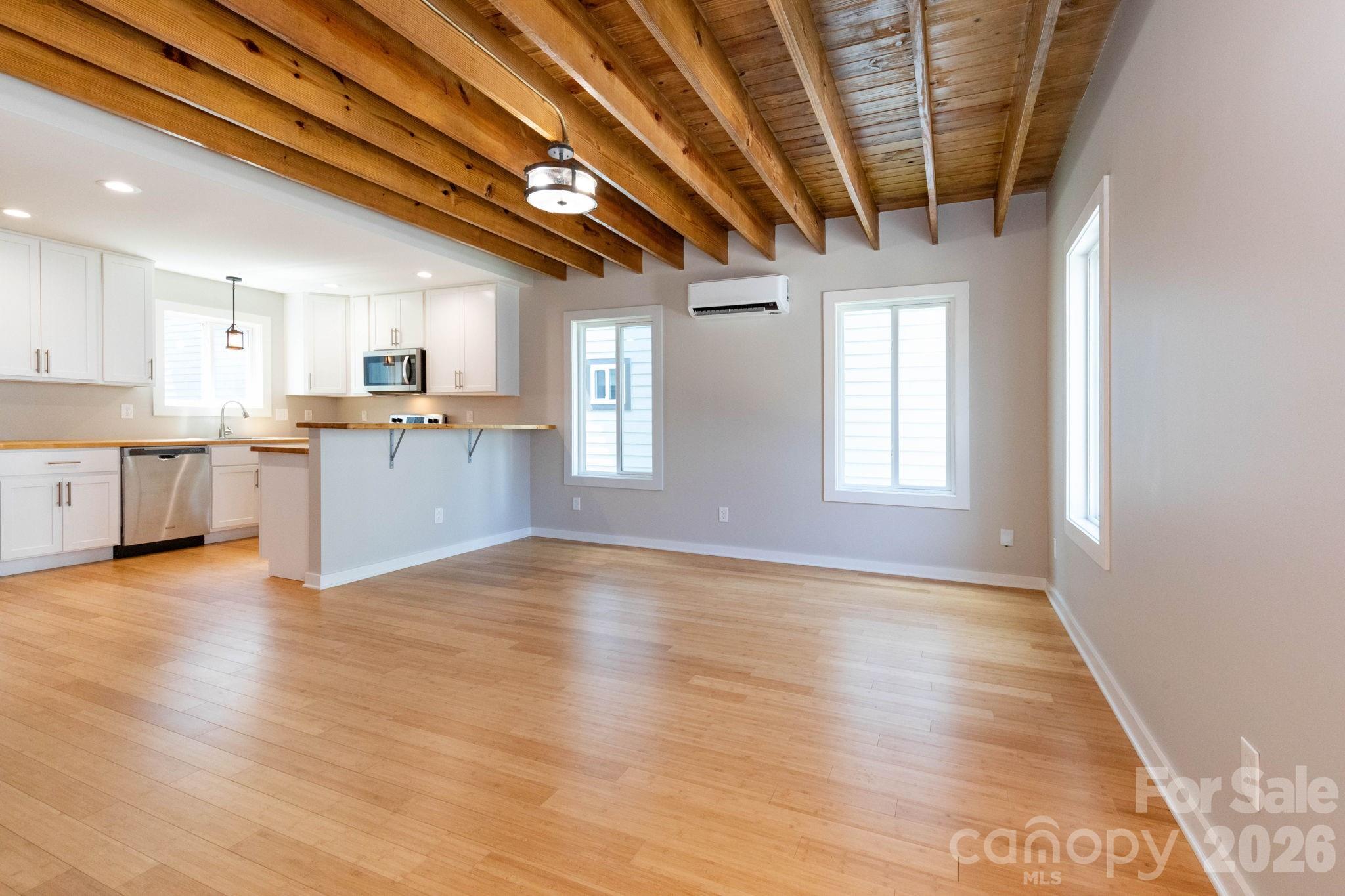 56 W Cascade Street Property Photo 7