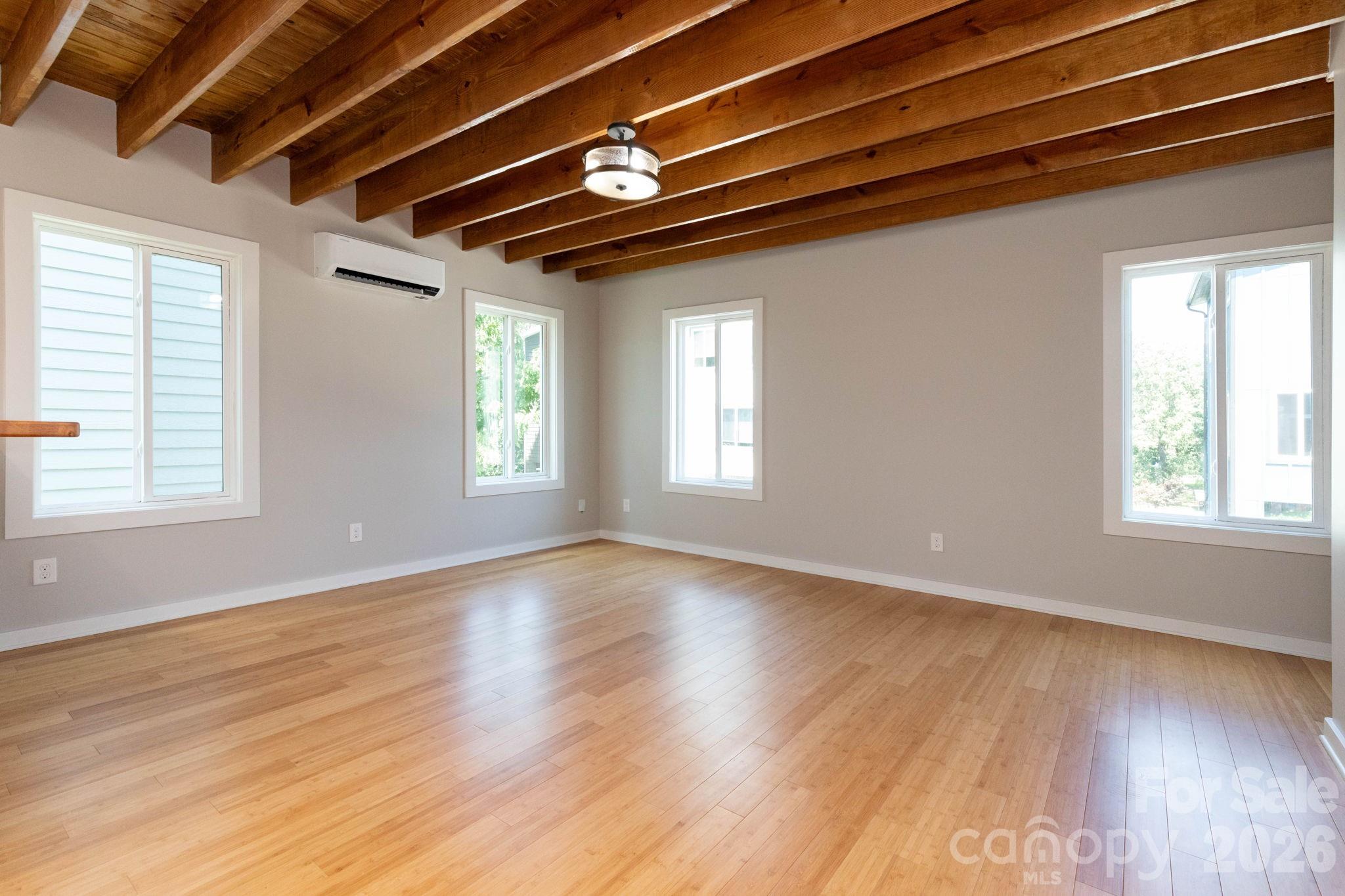56 W Cascade Street Property Photo 8