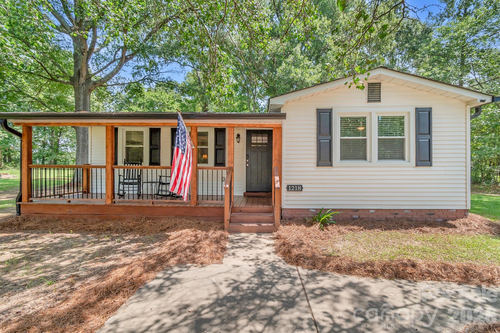 1218 Hammond Carnes Road Property Photo 1