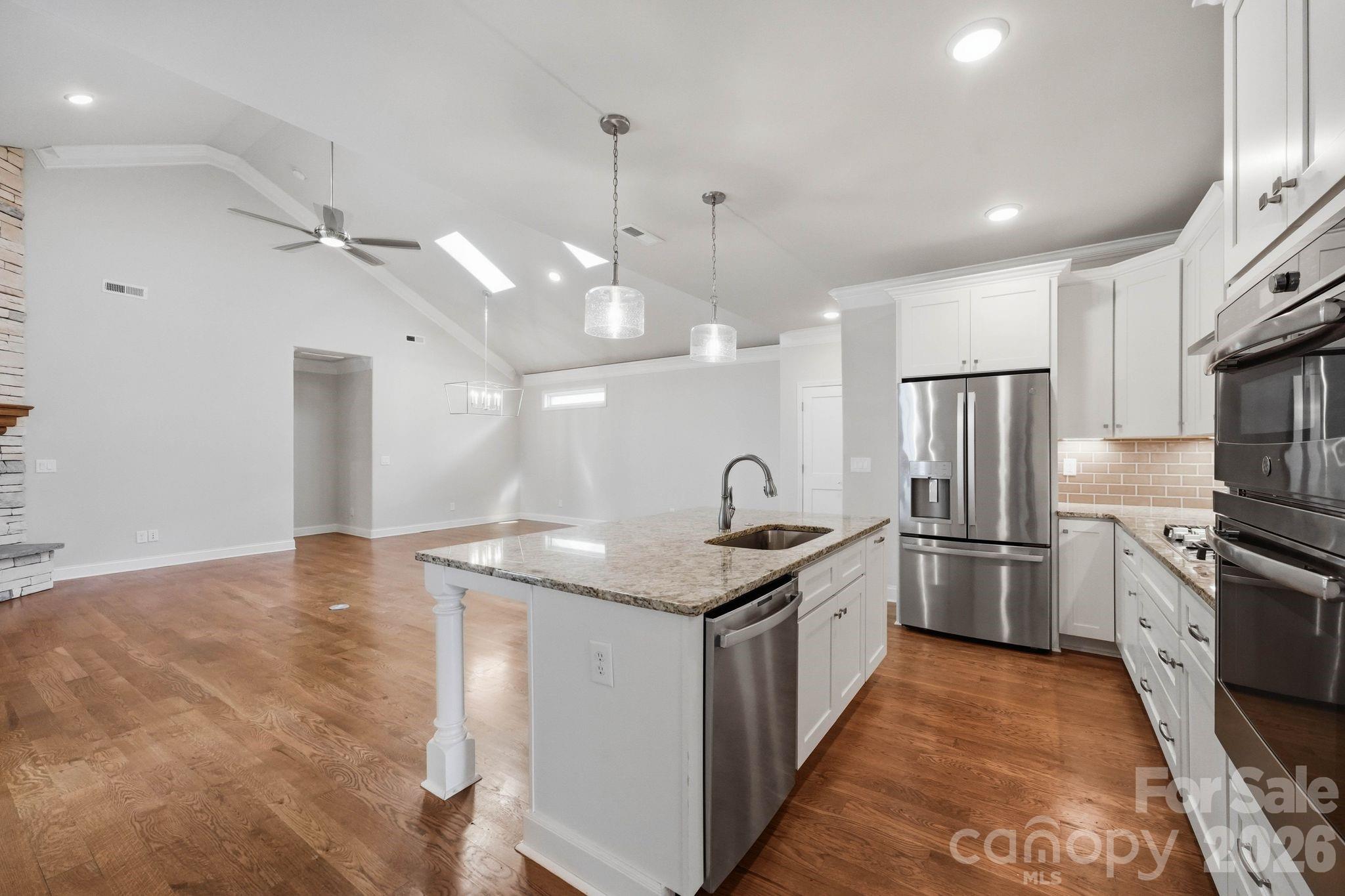 6103 Gold Springs Way Property Photo 3