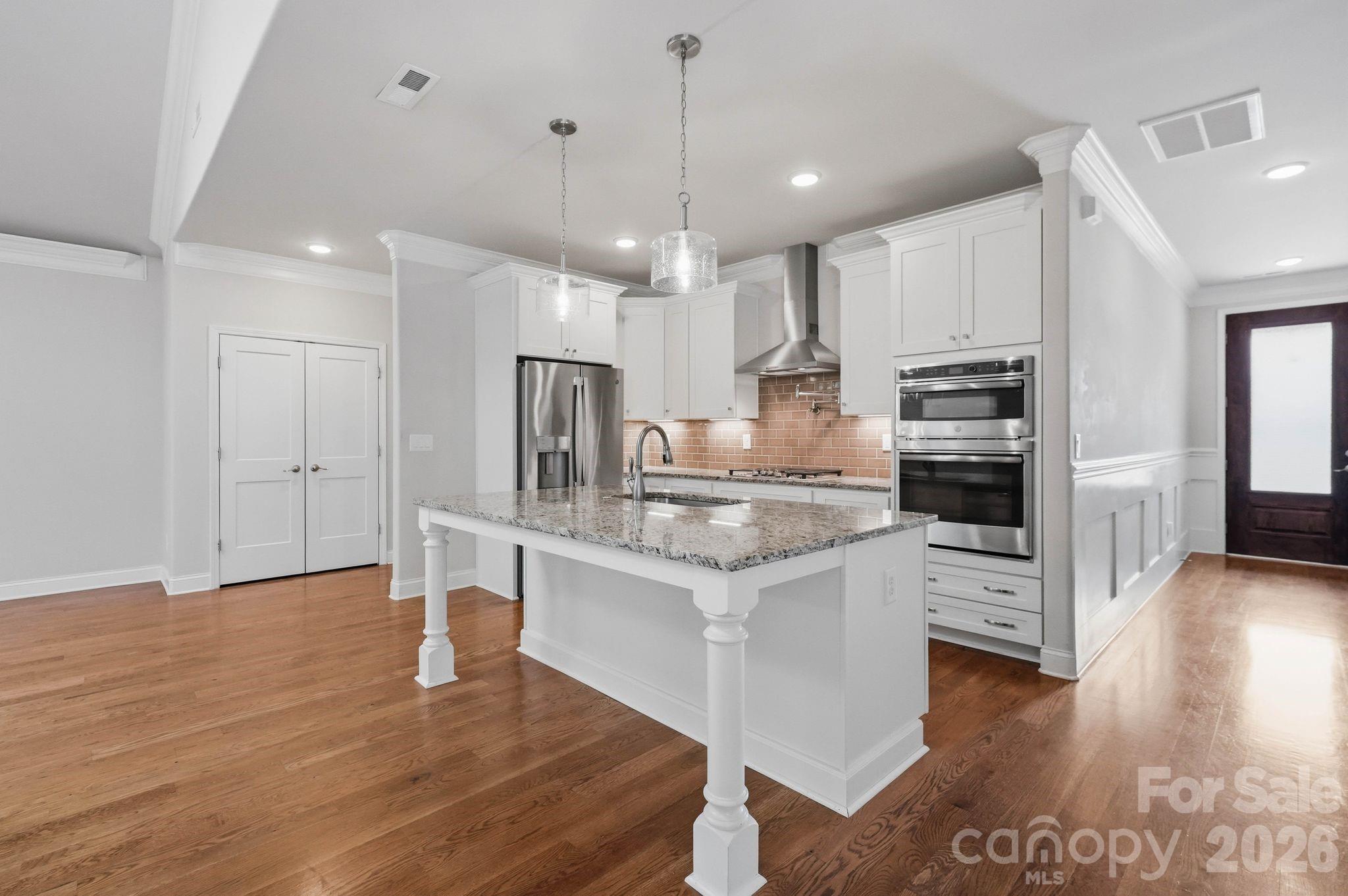 6103 Gold Springs Way Property Photo 4