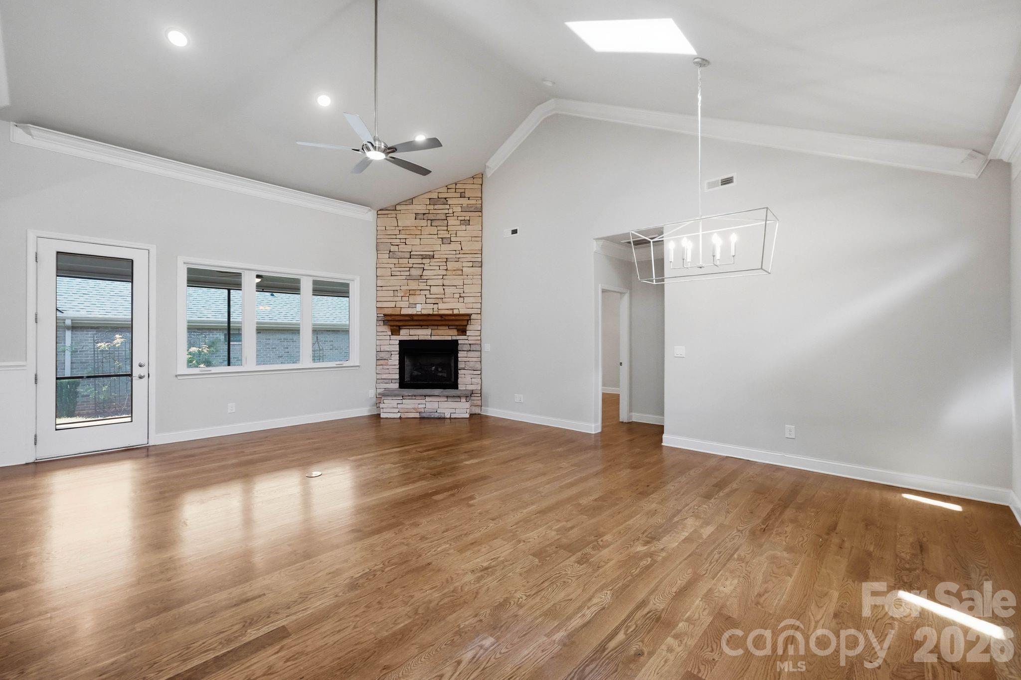 6103 Gold Springs Way Property Photo 5
