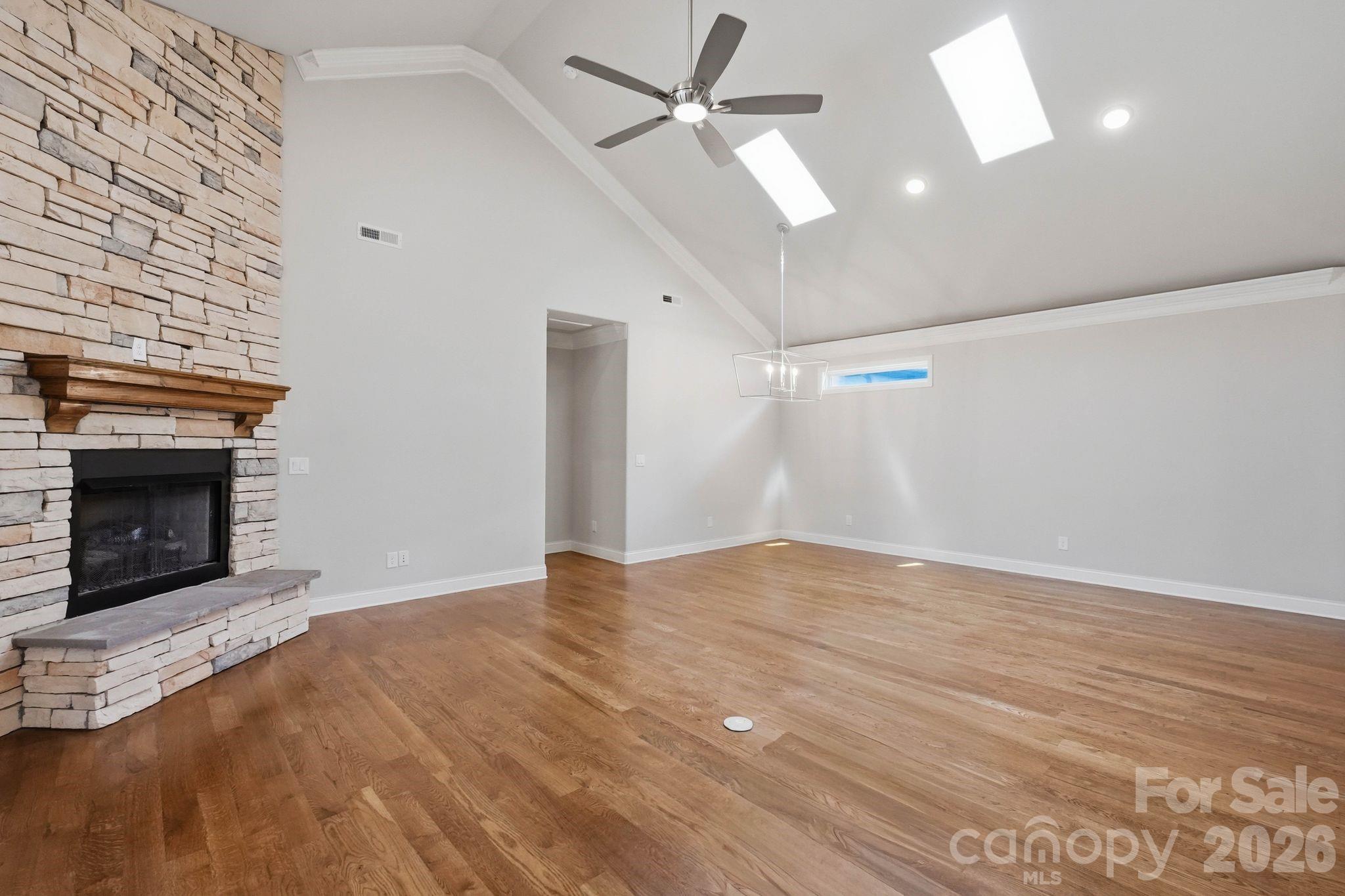 6103 Gold Springs Way Property Photo 9
