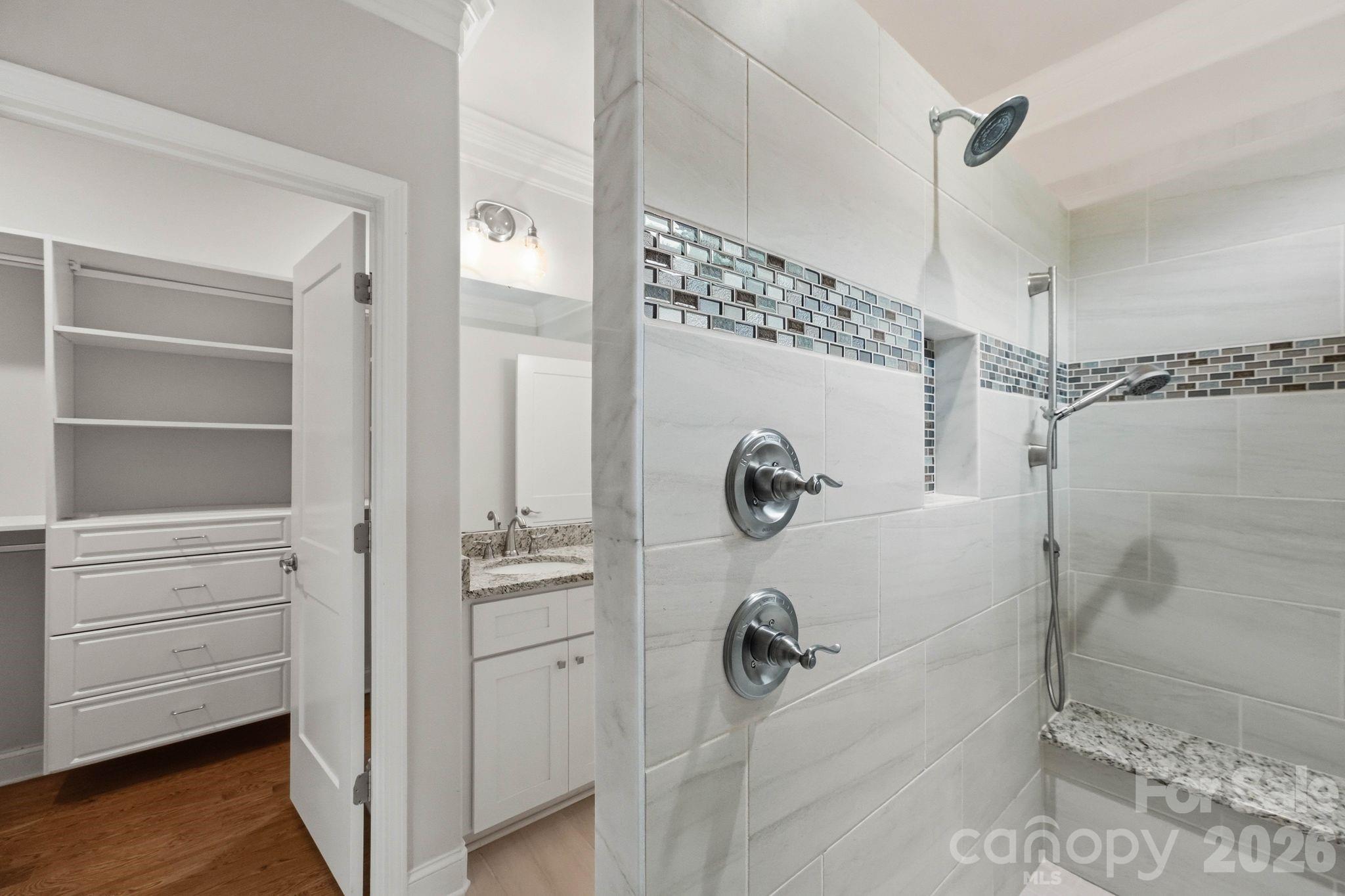 6103 Gold Springs Way Property Photo 15