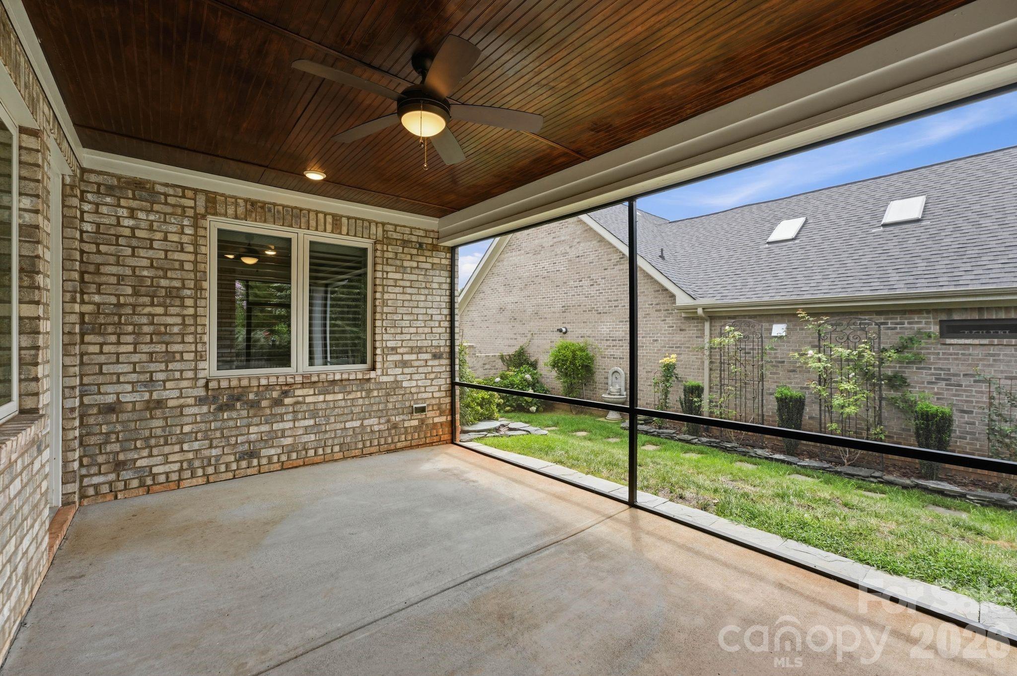 6103 Gold Springs Way Property Photo 22