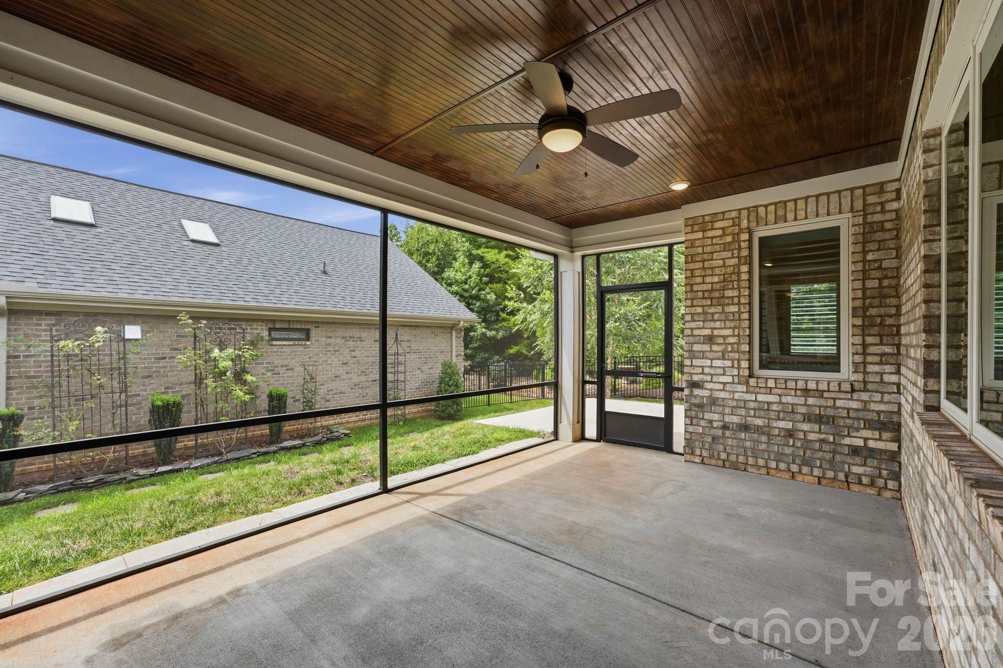 6103 Gold Springs Way Property Photo 23