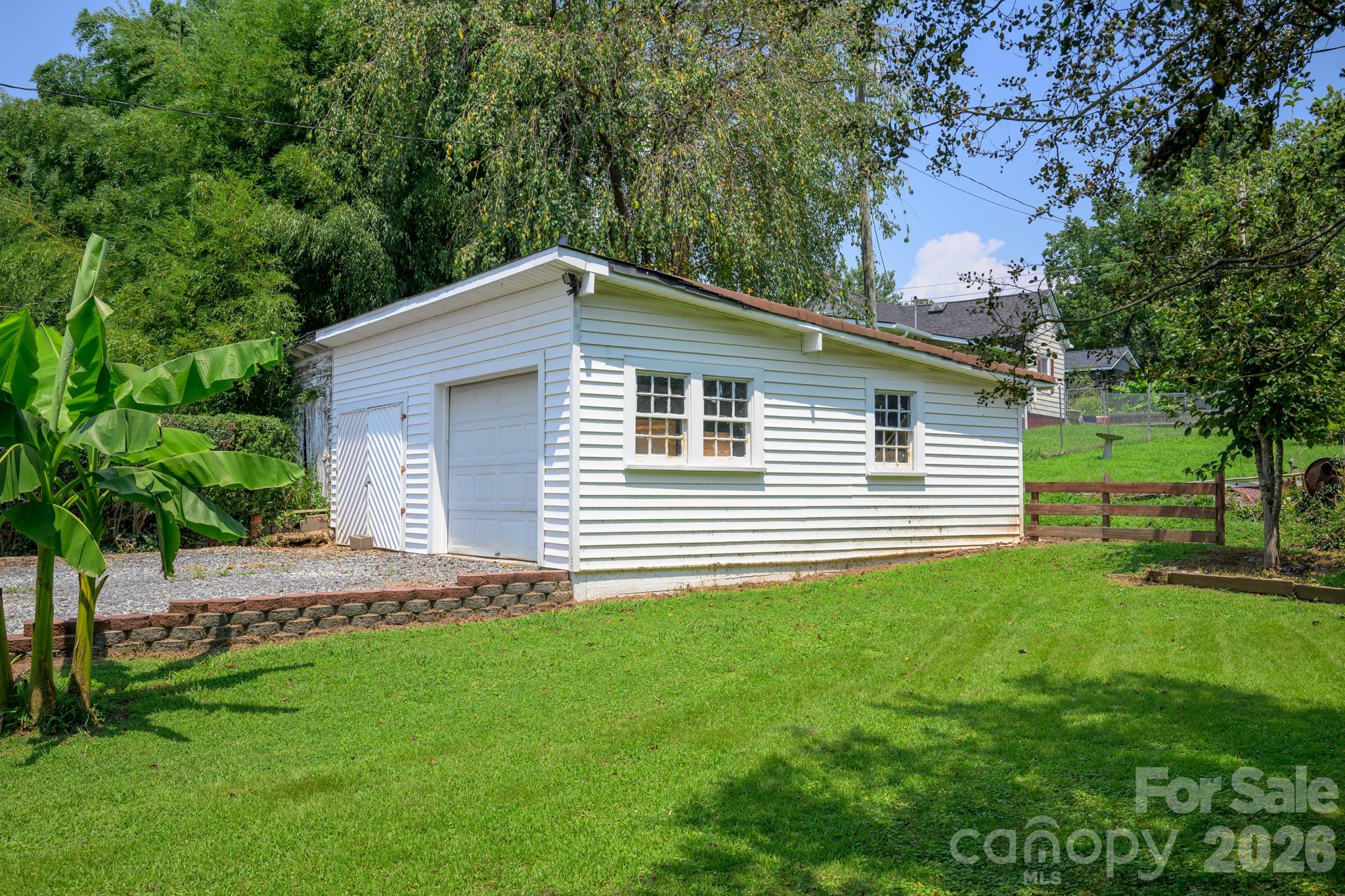 580 Baldwin Avenue Property Photo 16