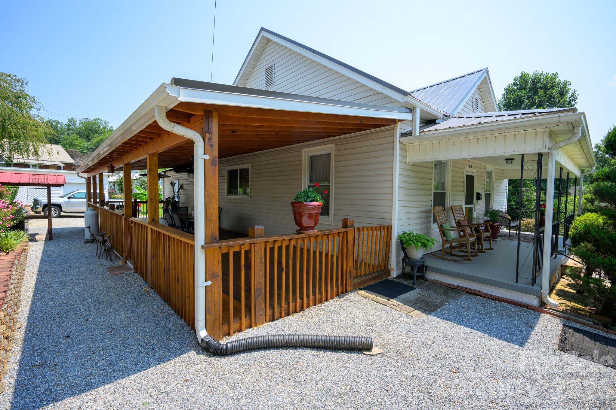 580 Baldwin Avenue Property Photo 20