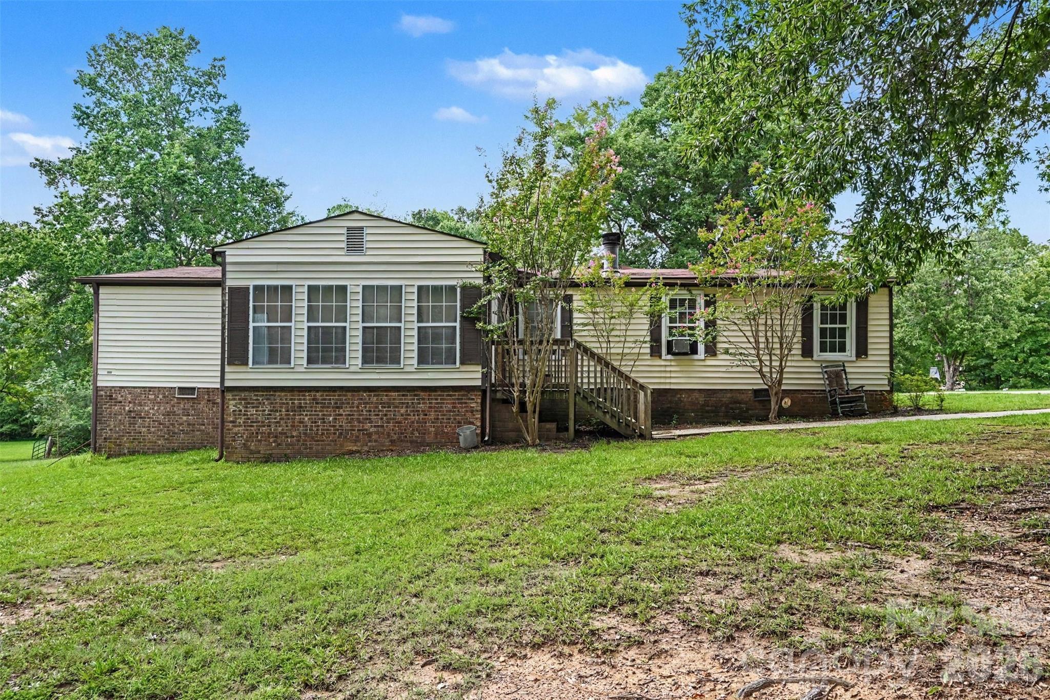 2223 Camp Creek Road Property Photo 2