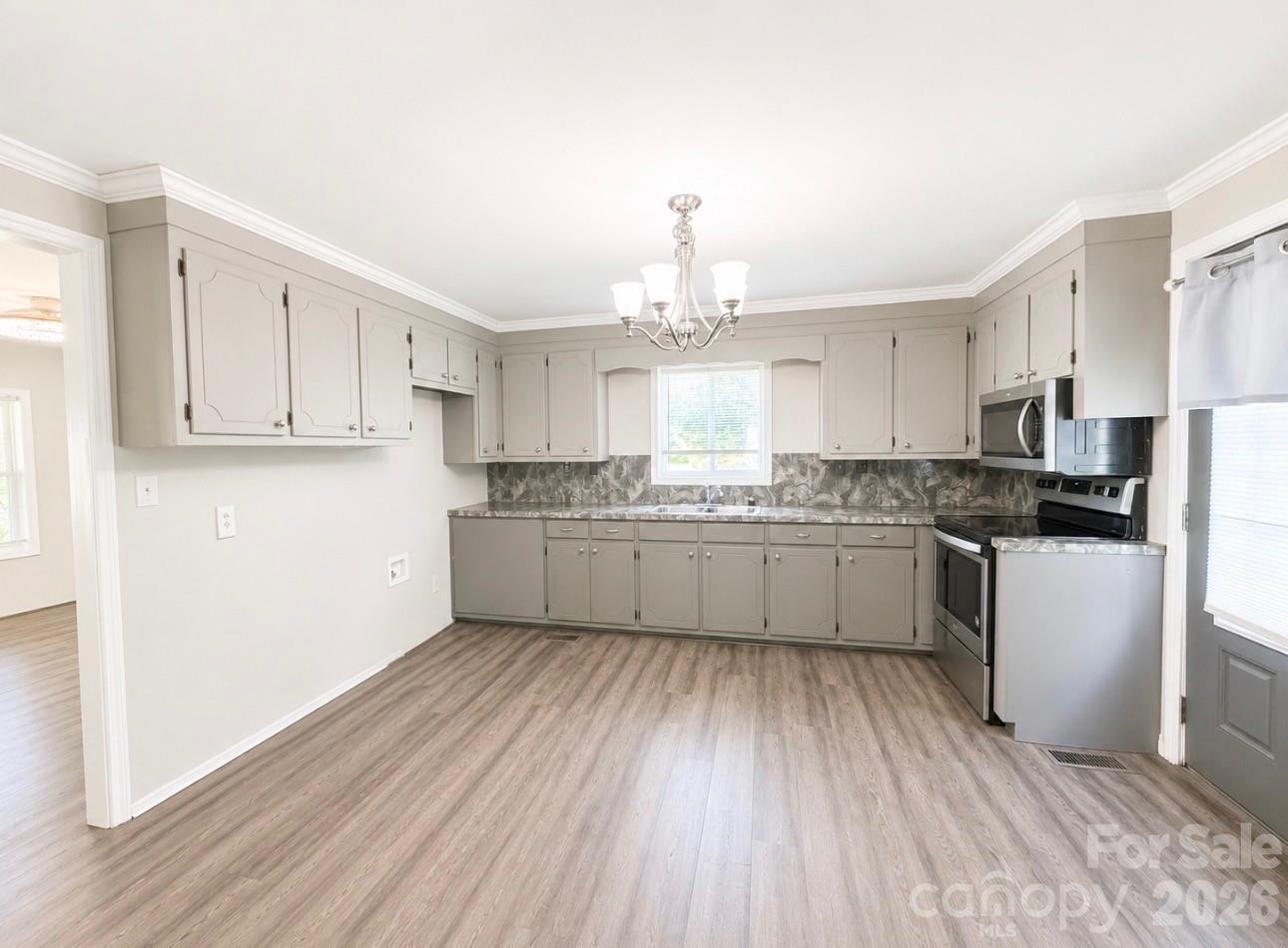 6955 Sandhill Road Property Photo 5