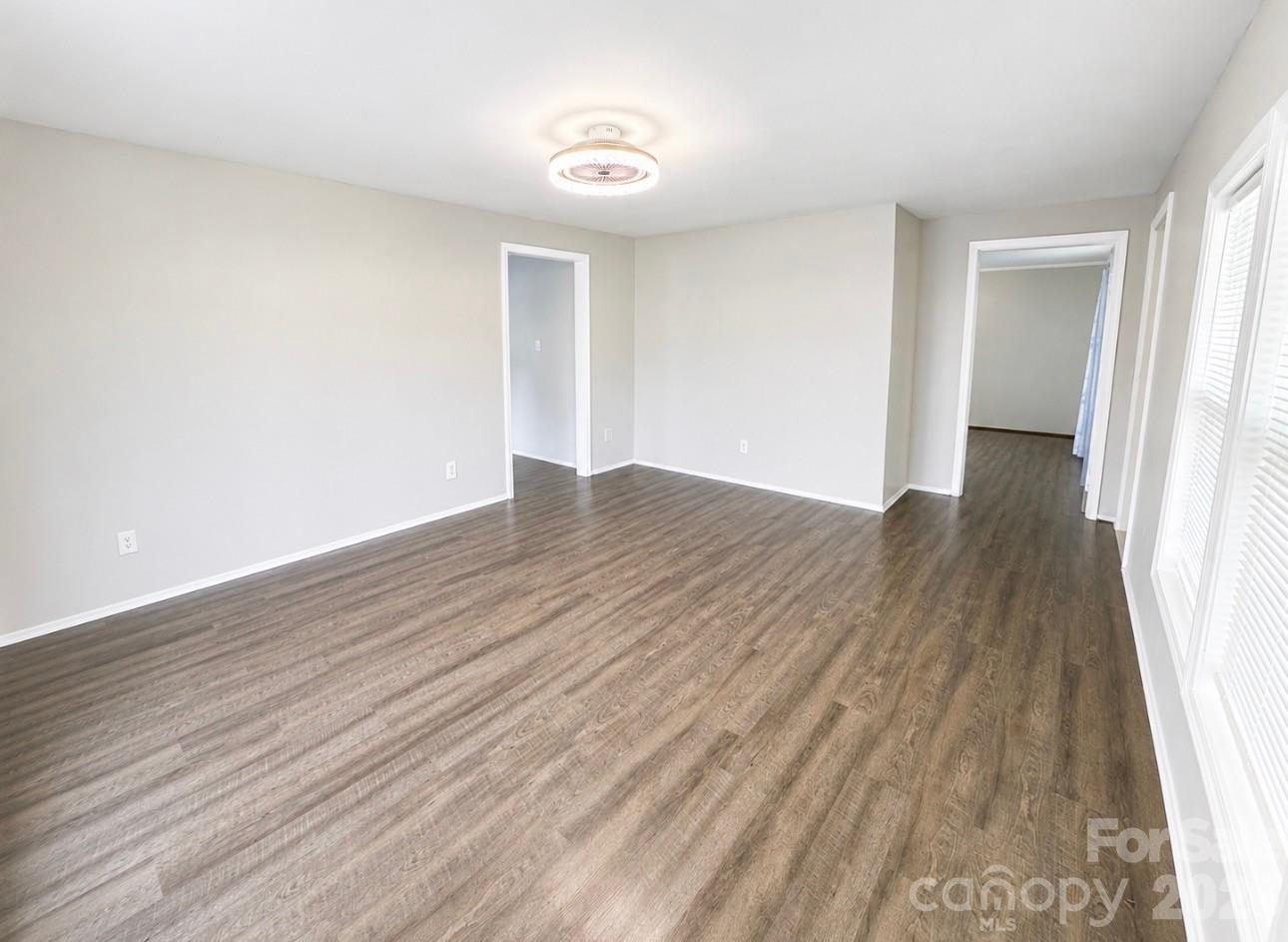 6955 Sandhill Road Property Photo 7