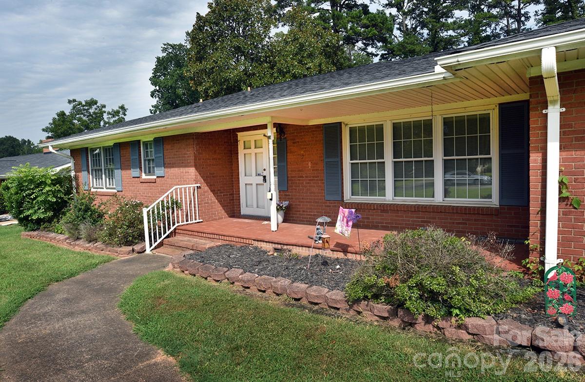 1036 S Rowan Circle Property Photo 2