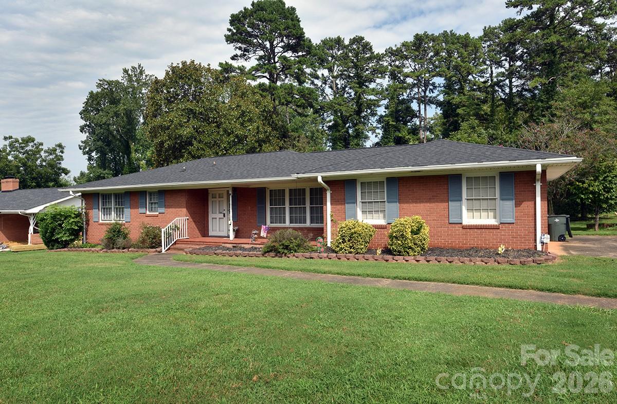 1036 S Rowan Circle Property Photo 4
