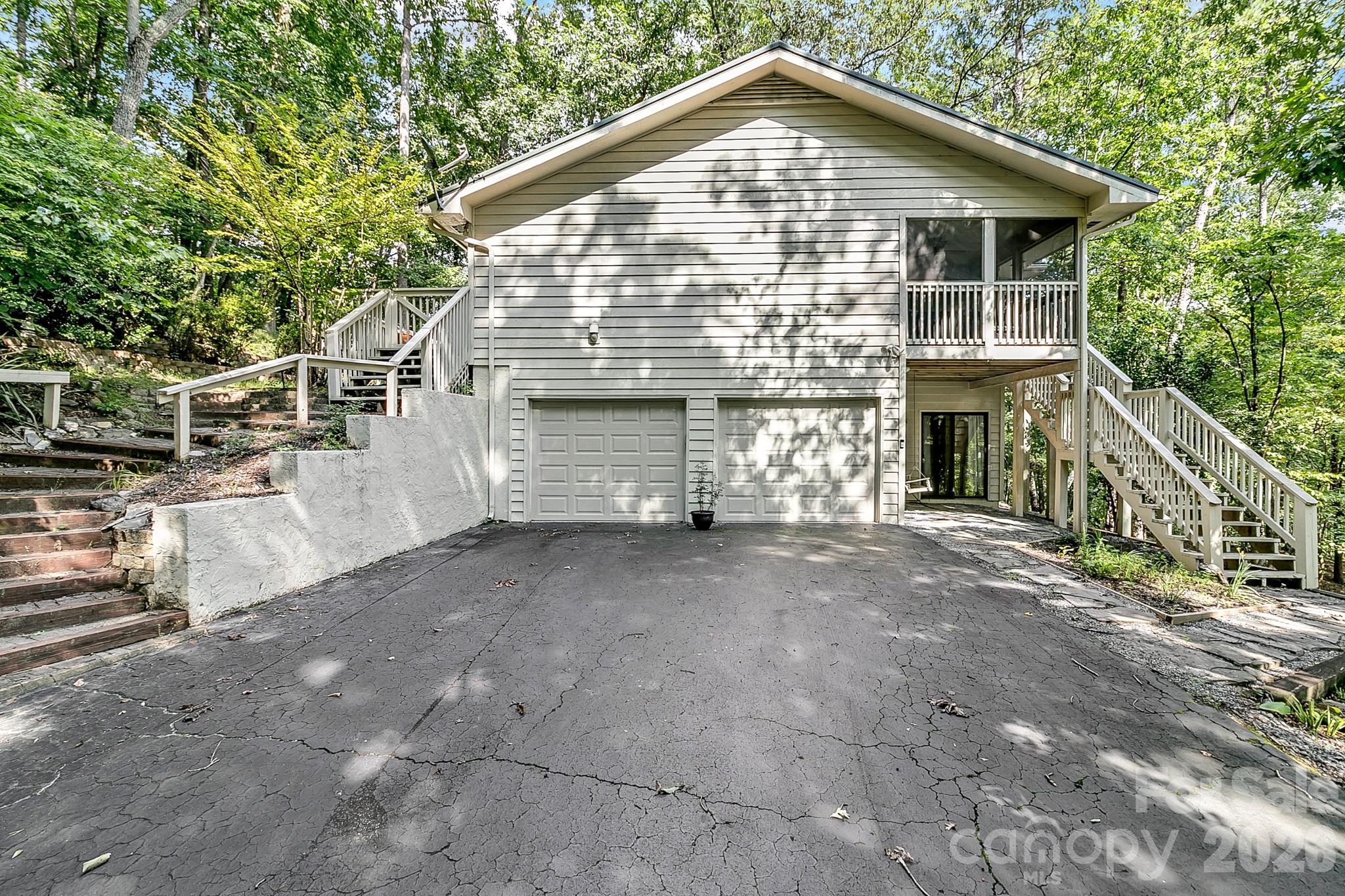 129 Melrose Court Property Photo 3