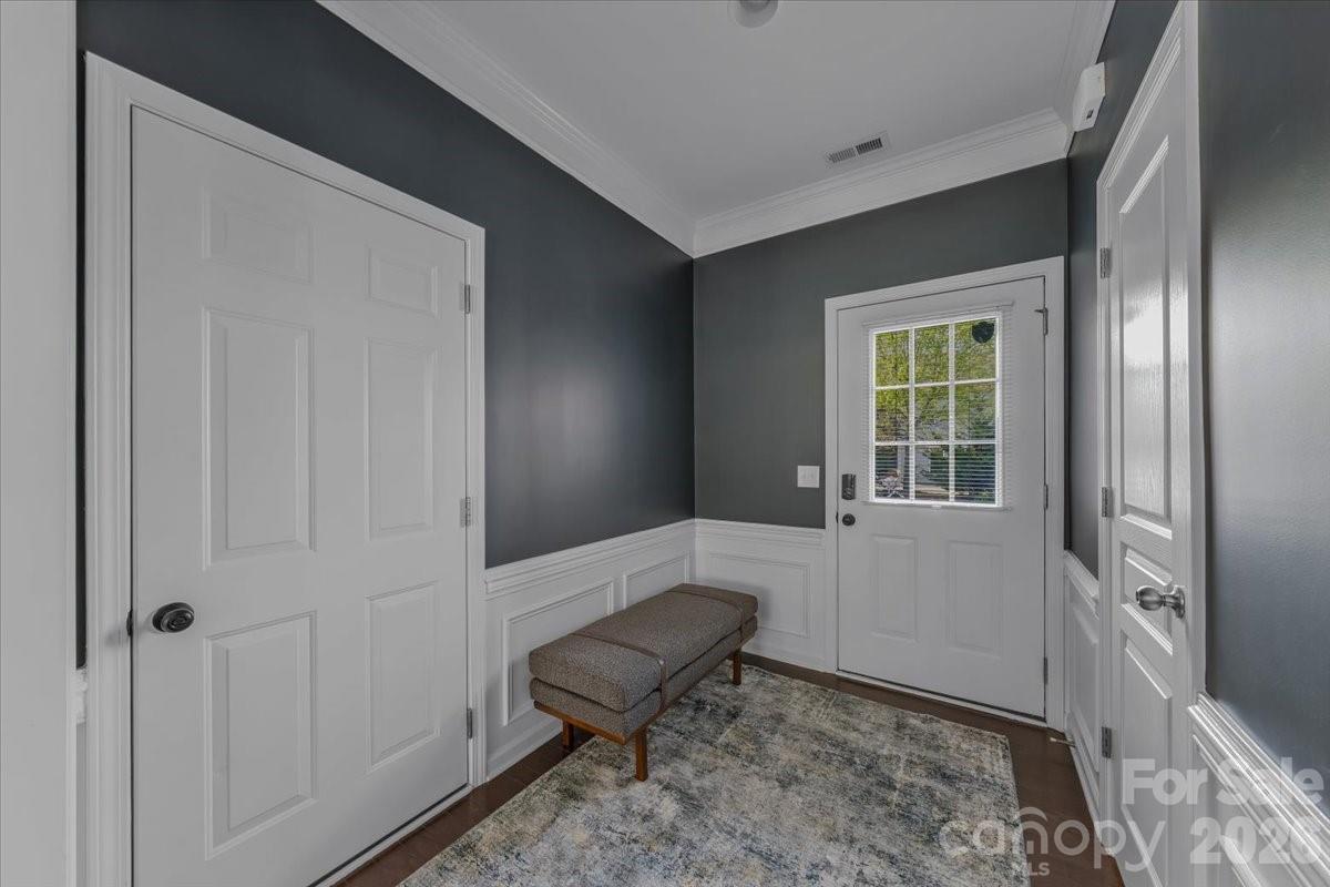 2419 Diplomat Lane Property Photo 5