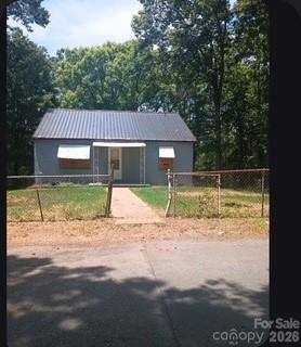 660 Colston Street Property Photo 1