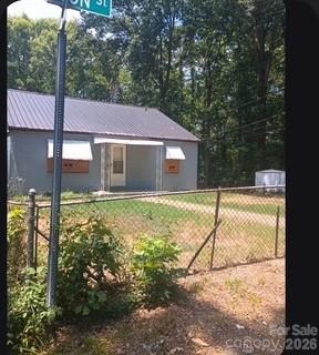 660 Colston Street Property Photo 8