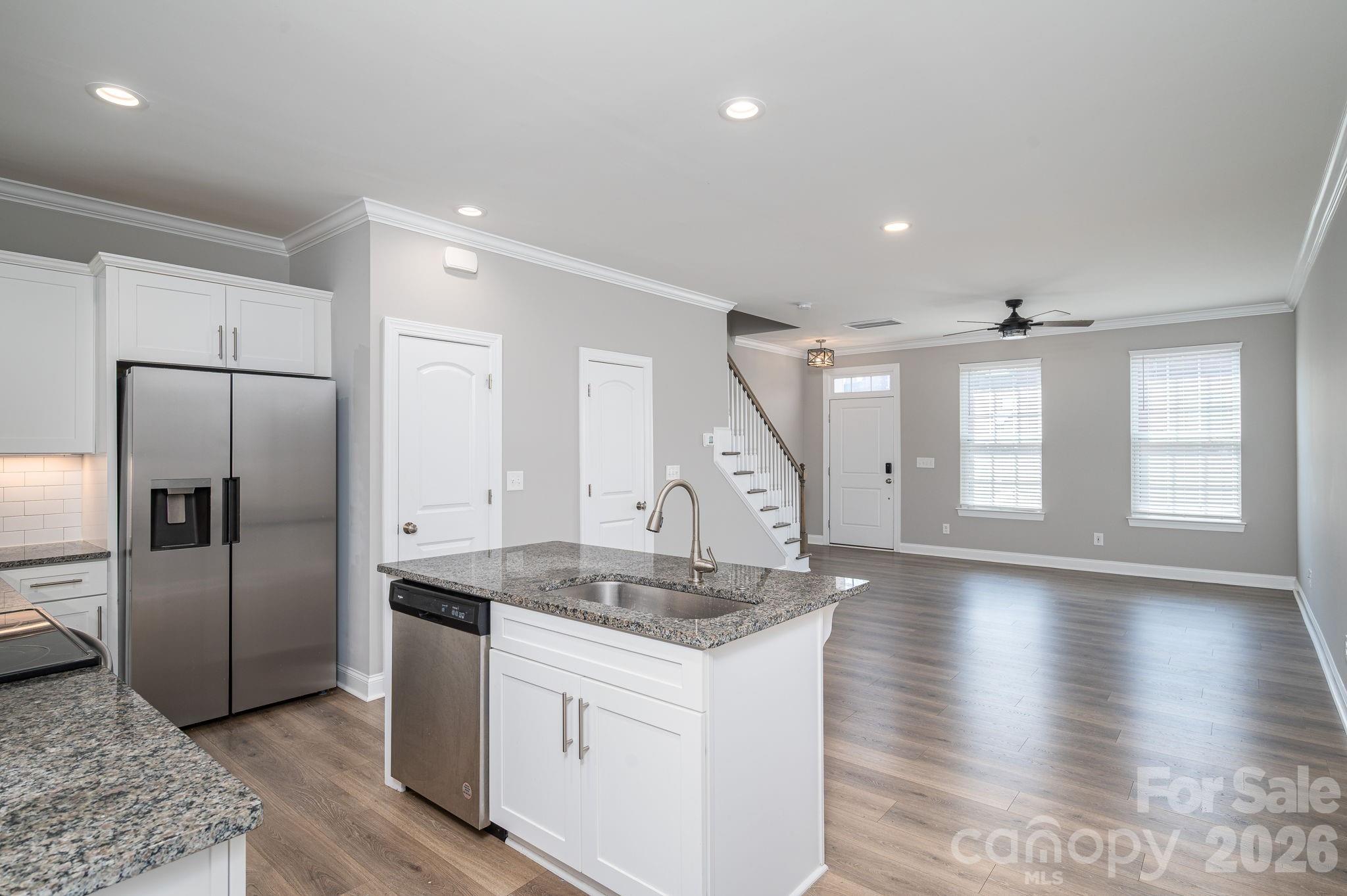 104 W Pine Street Property Photo 8