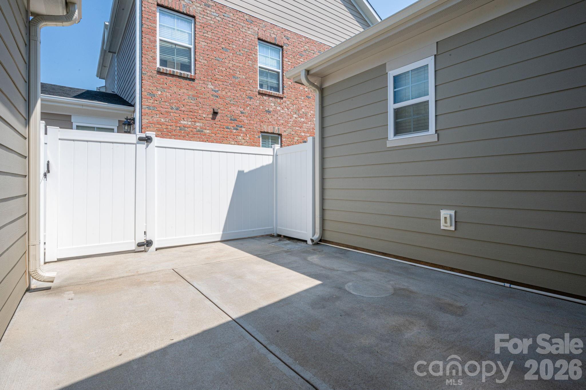 104 W Pine Street Property Photo 32