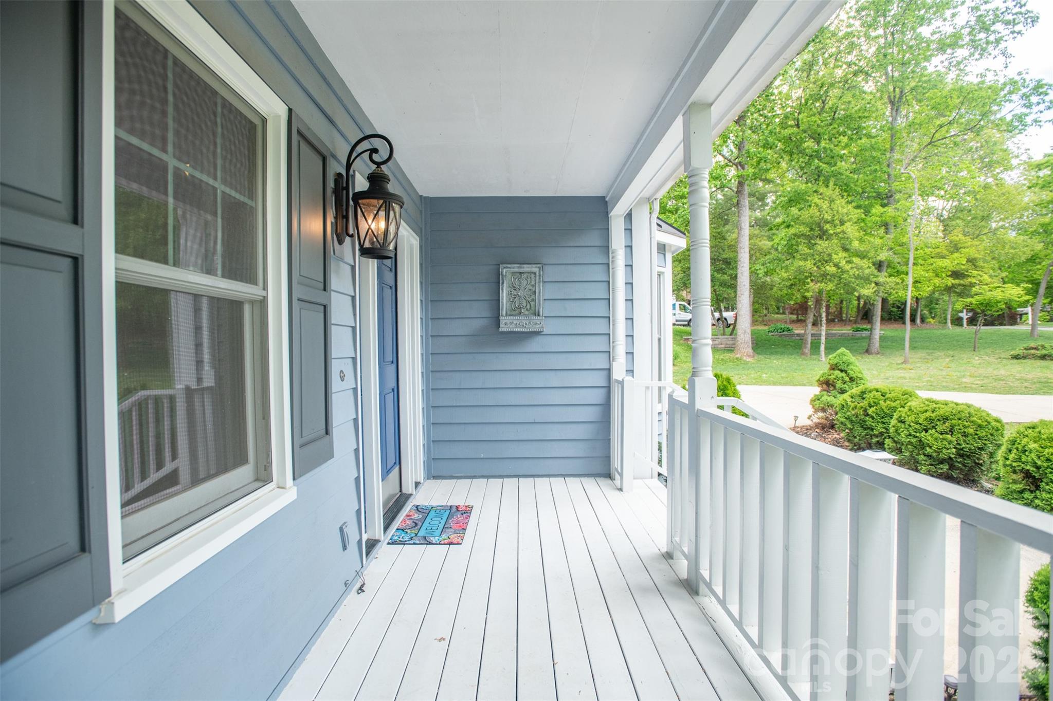1002 Windsor Drive Property Photo 4